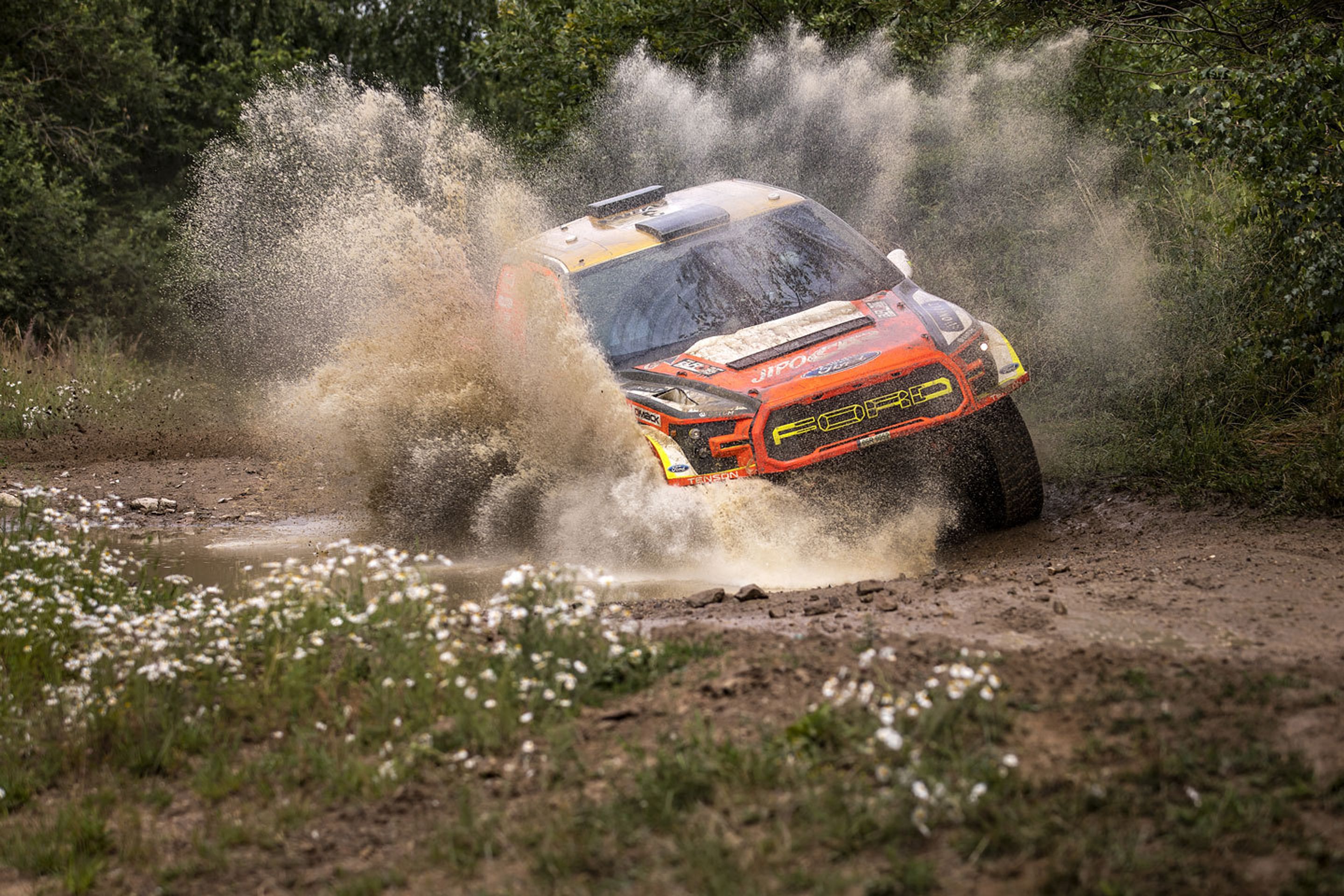 Martin Prokop a Ranger Raptor na tankodromu - 12 - GALERIE: Martin Prokop na tankodromu s Ranger Raptorem (5/16)