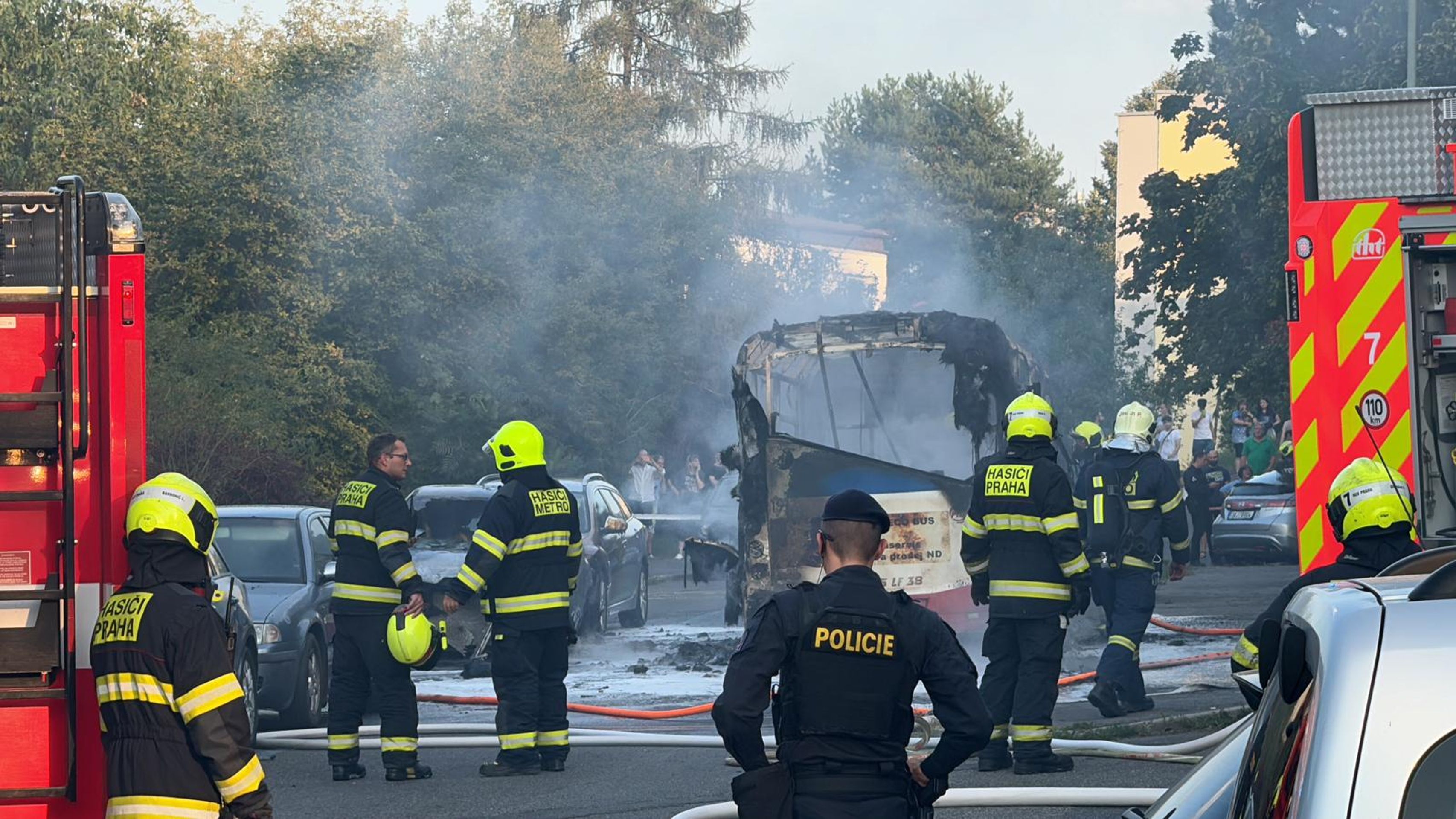 Požár autobusu - Požár autobusu v Praze (5/10)