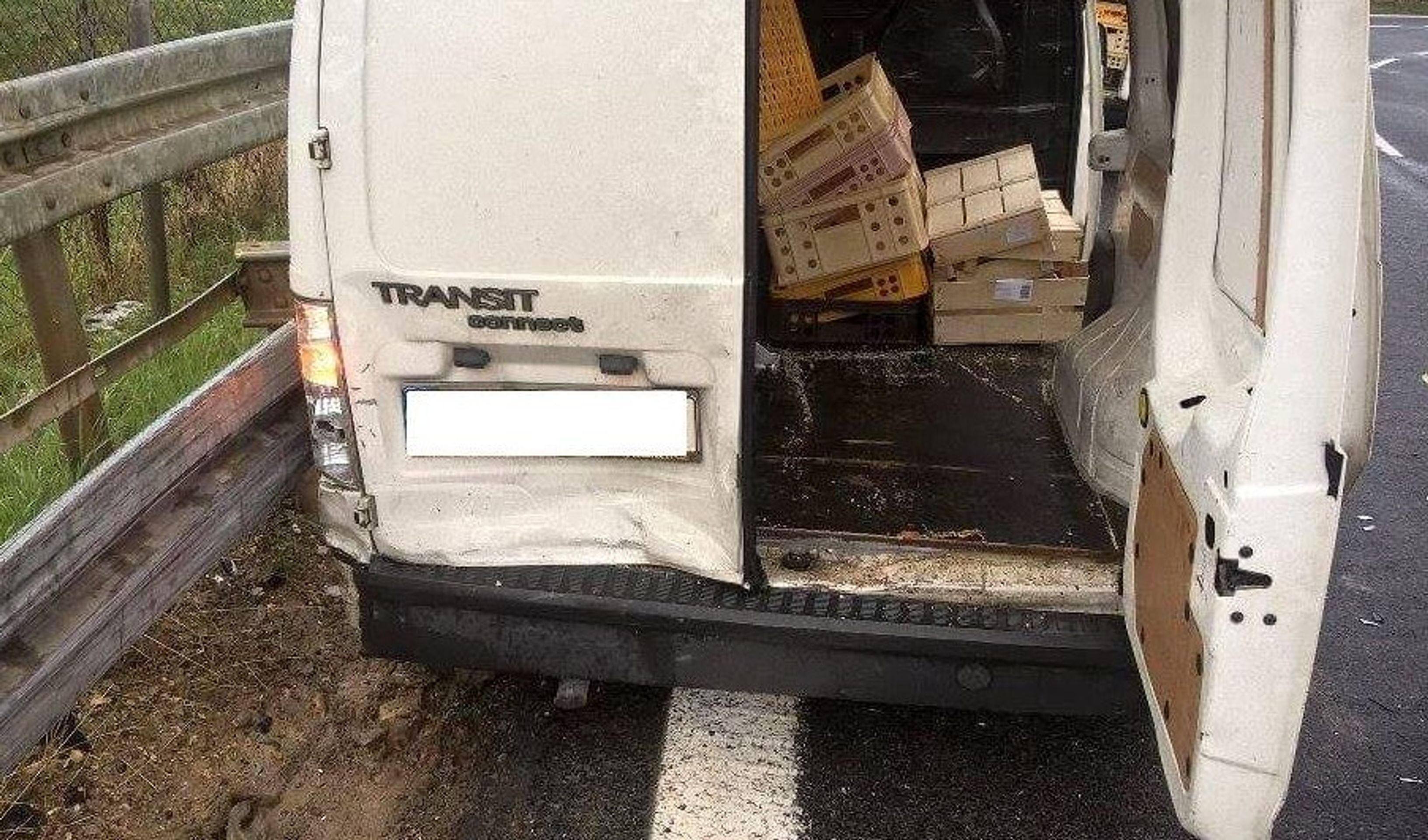 Zranění policisty při vyšetřování nehody na Pražském okruhu - 2 - GALERIE: Nehody na Pražském okruhu a 2 sražení policisté (2/6)