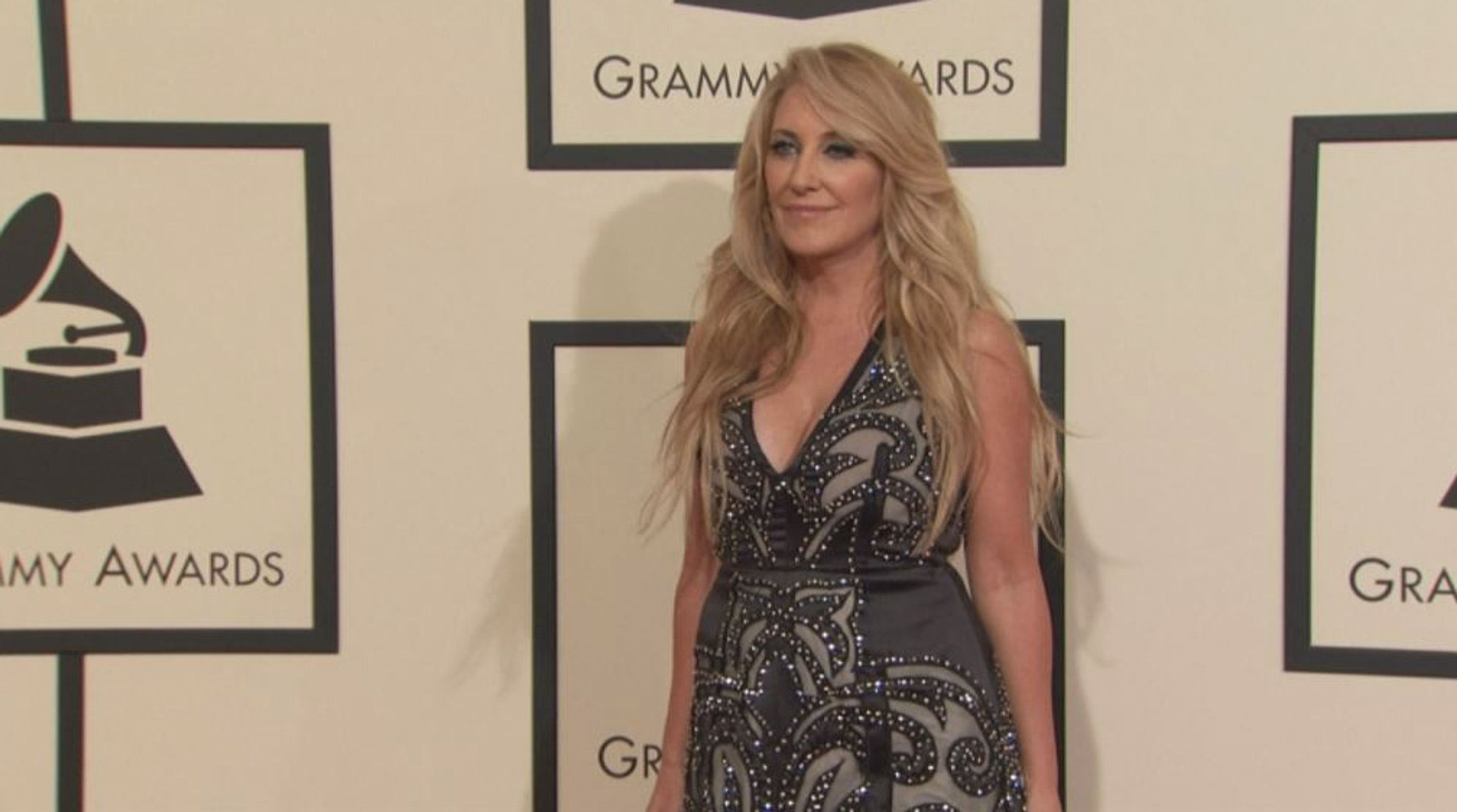 Móda na Grammy Awards 2016 - Lee Ann Womack - GALERIE: Móda na Grammy Awards 2016 (4/21)
