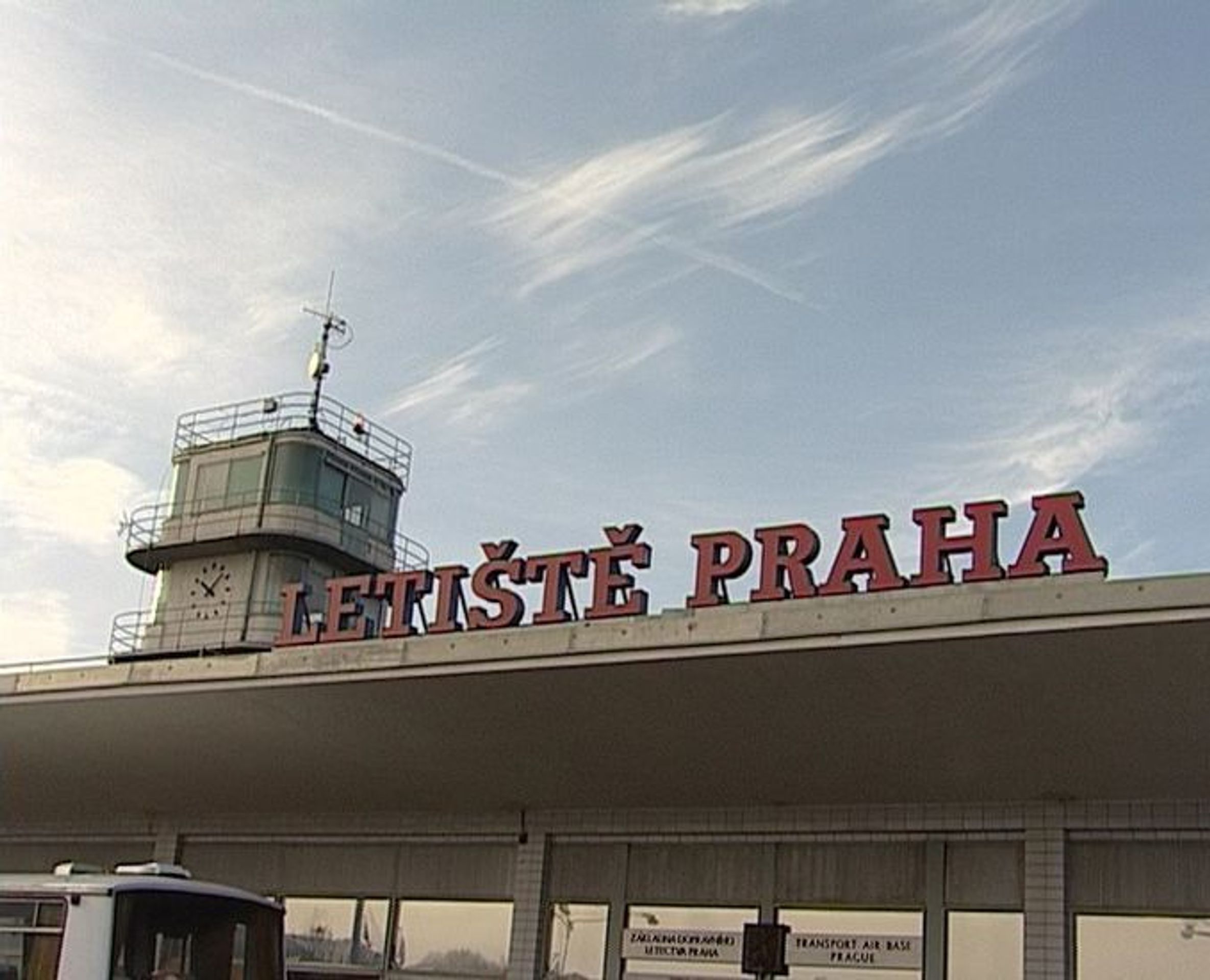 Letiště Ruzyně - Let z Turkmenistánu: ministerstvo chce celou věc vysvětlit (3/3)