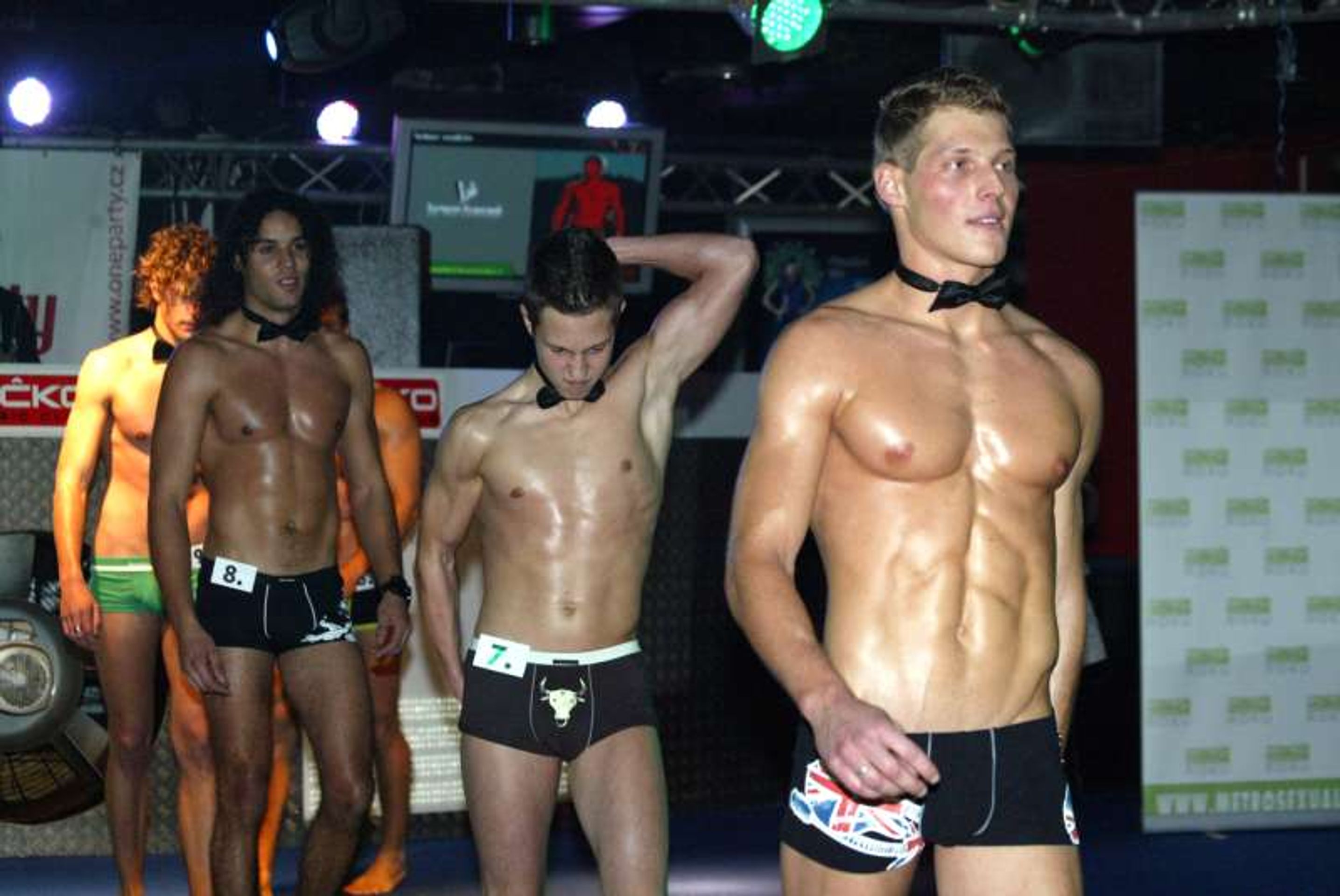Metrosexuál roku 2009 - přehlídka spodního prádla - FOTOGALERIE: Metrosexuál roku 2009 (1/5)