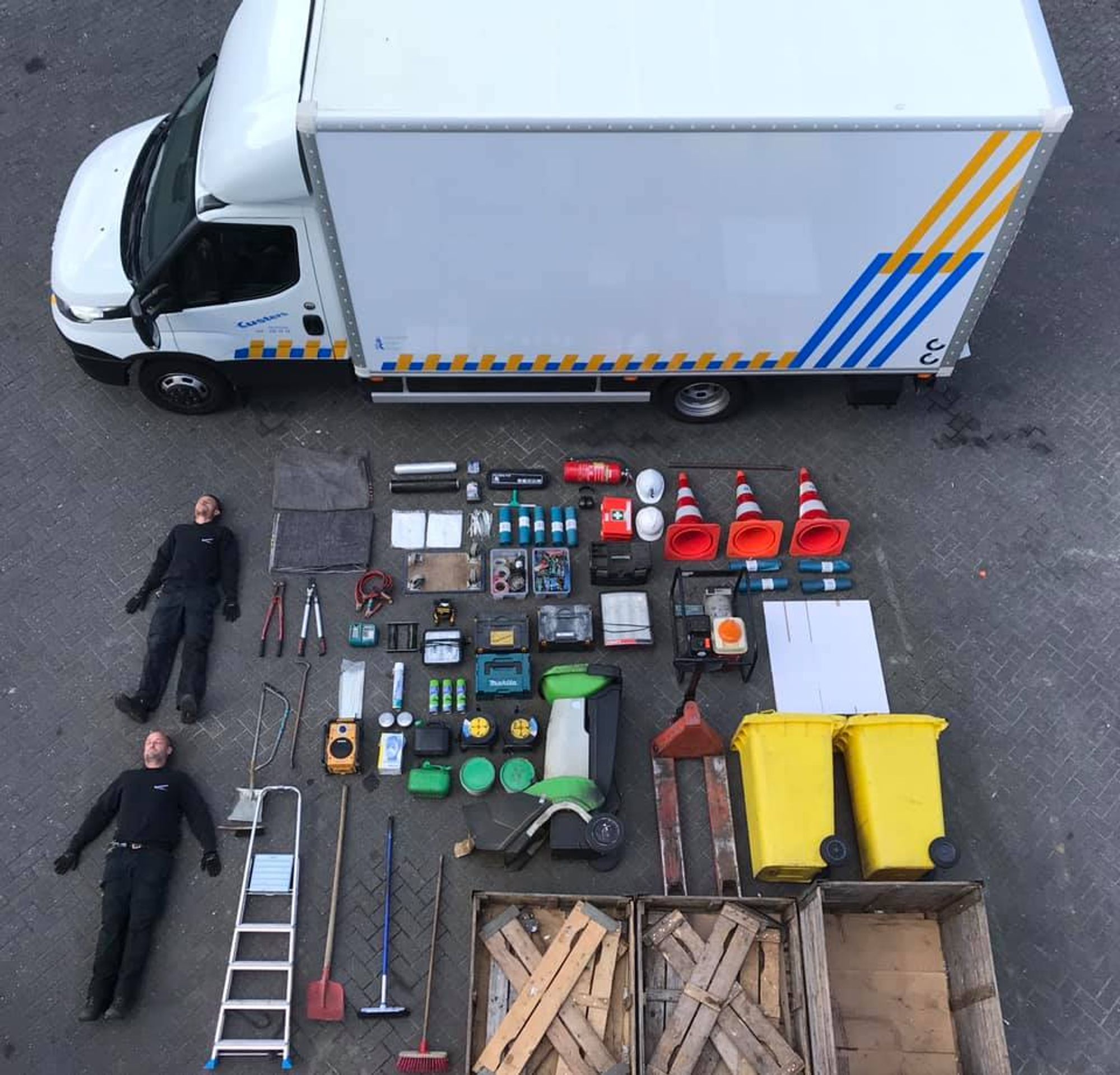 Hasiči a policisté po celém světě se účastní výzvy - GALERIE: Policie a hasiči po celém světě se účastní výzvy (9/9)