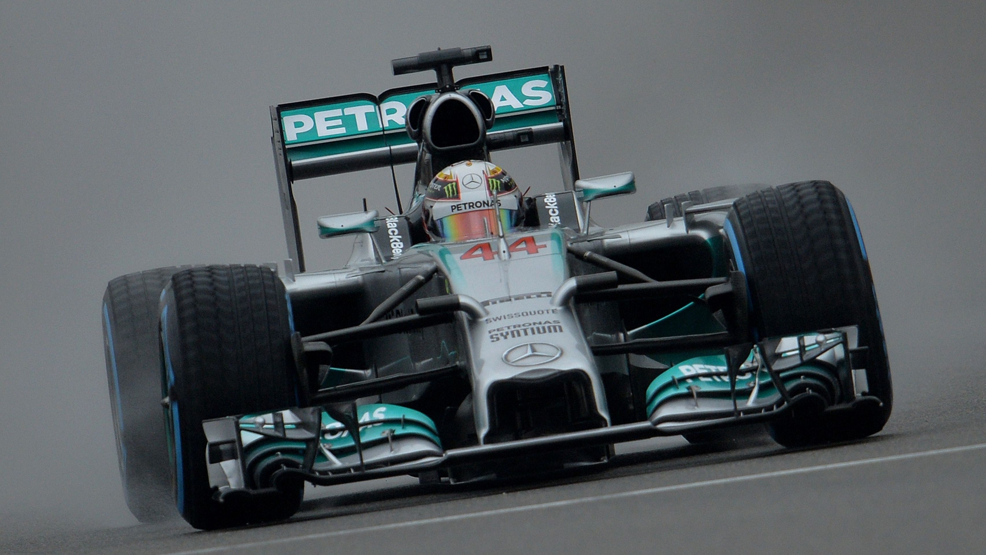 Lewis Hamilton vyhrál kvalifikaci na GP Číny - 11 - GALERIE: Lewis Hamilton vyhrál kvalifikaci na Velkou cenu Číny (2/10)