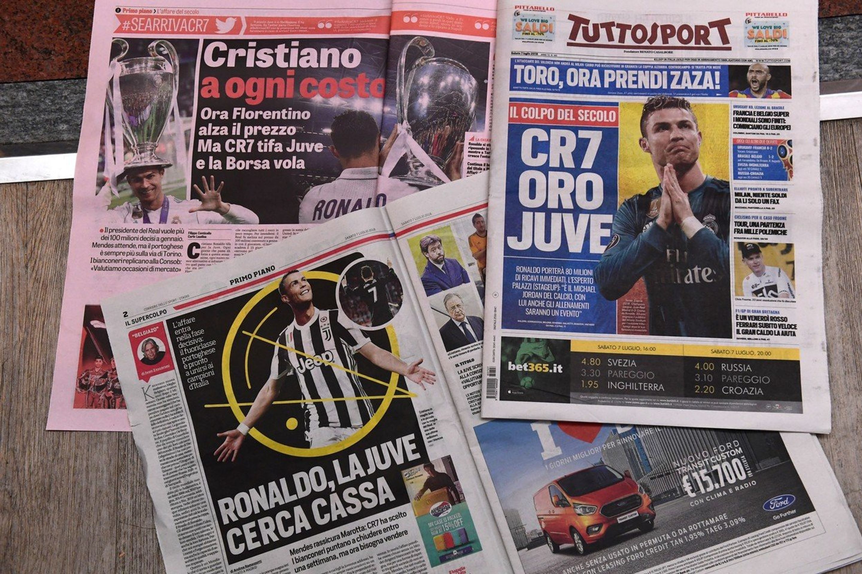 Noviny v Itálii píšou o přestupu Ronalda - GALERIE: Cristiano Ronaldo odchází z Realu Madrid do Juventusu (1/5)