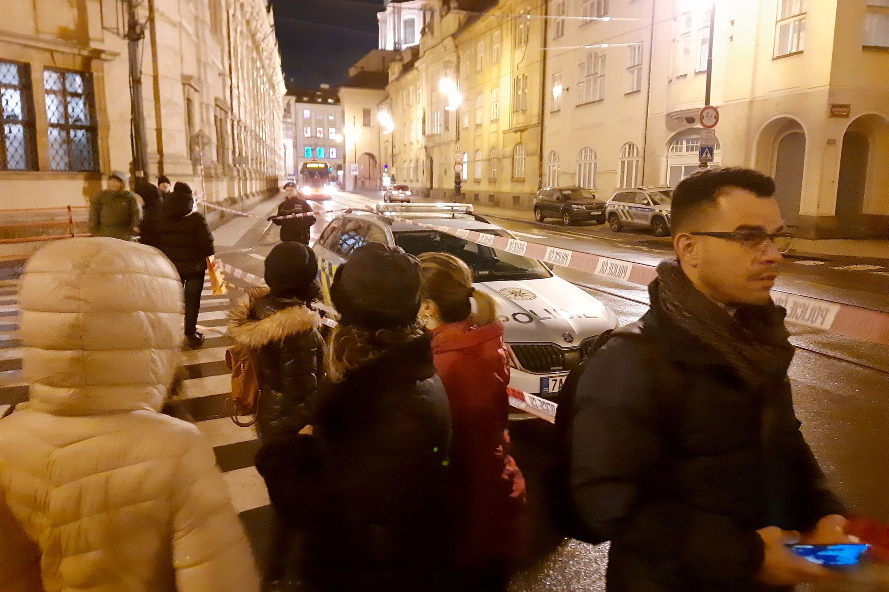 Střelba v Praze - Střelba na pražské škole (3/14)