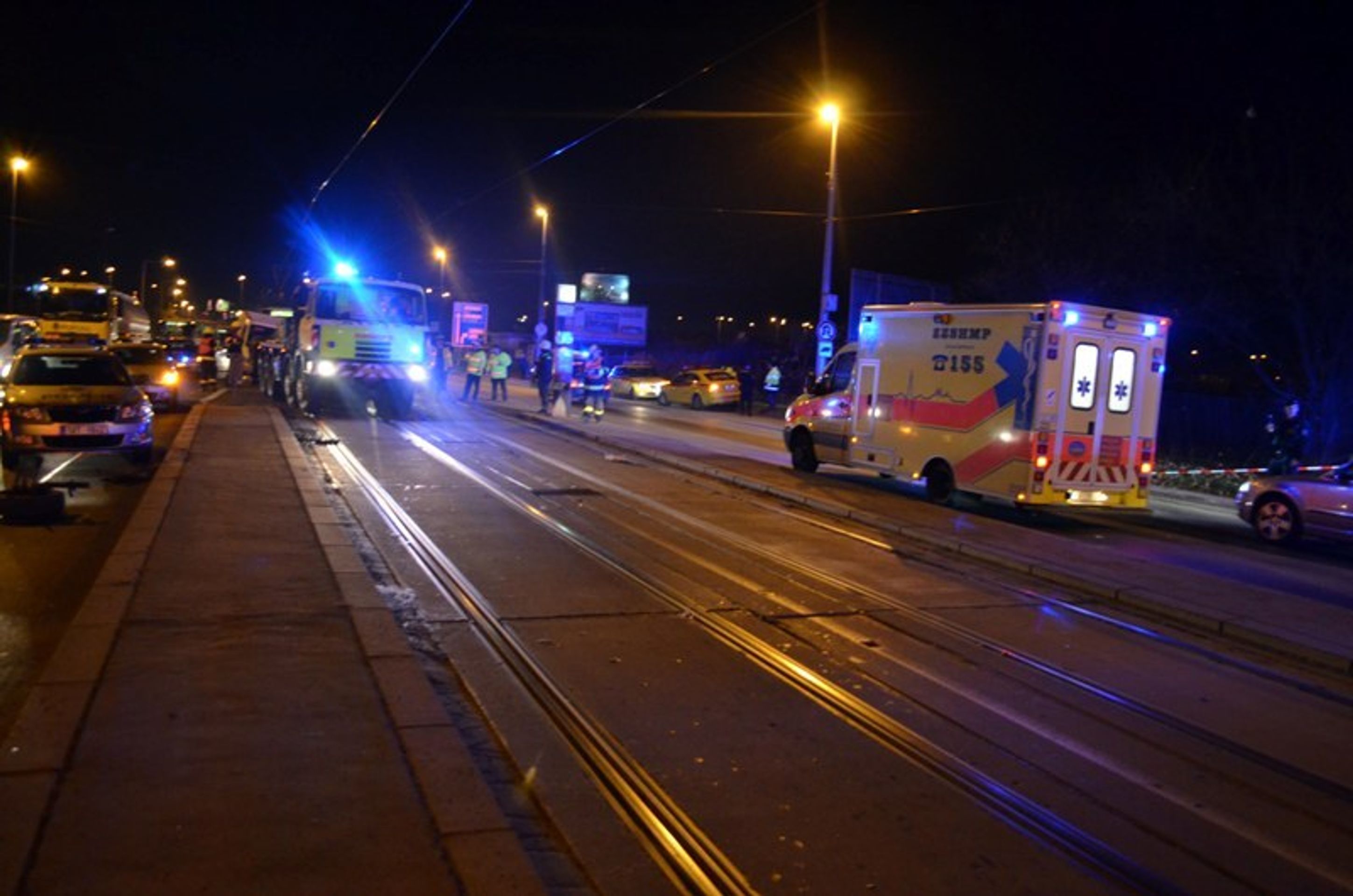 Nehoda policejního auta a dodávky - 5 - Nehoda policejního auta a dodávky v Praze (5/7)