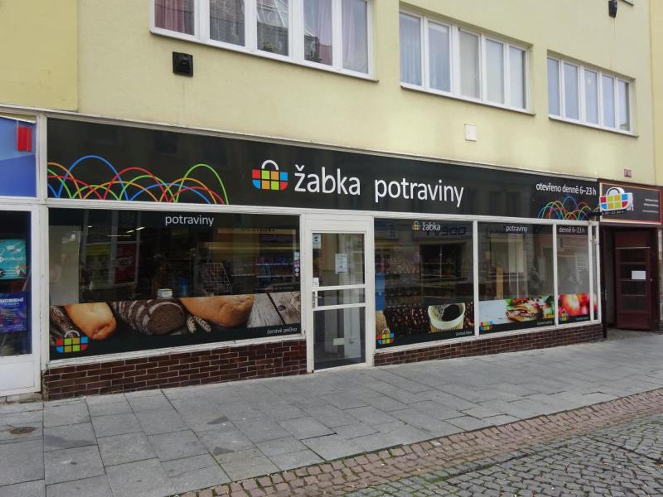 Uzavřené prostory skladu potravin v Žabka potraviny, Příbram (10) - Uzavřené obchody za poslední měsíce (22/54)