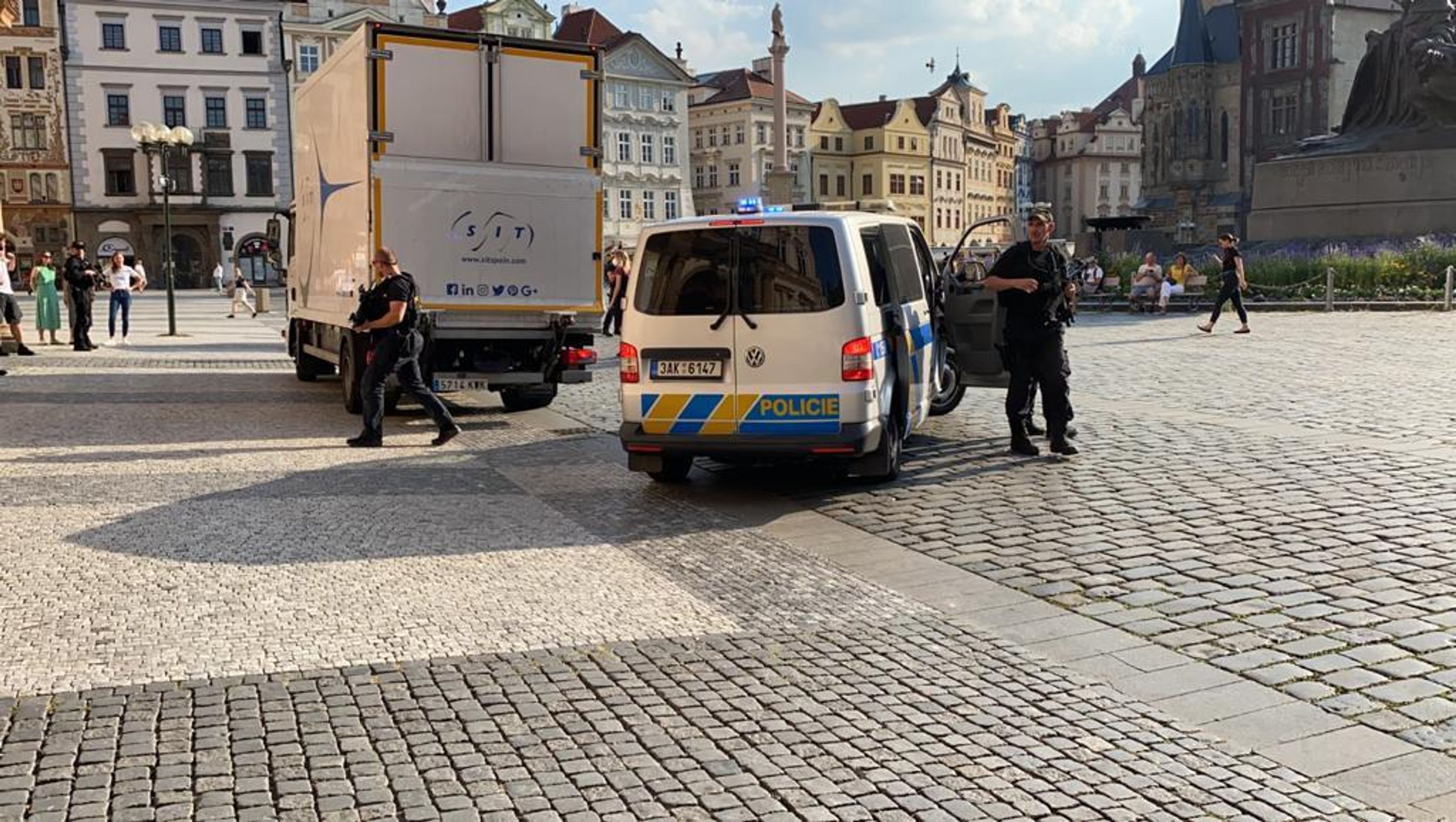 Převoz obrazů Rembrandta van Rijna do galerie na Staromestskem namesti - 3 - GALERIE: Převoz obrazů Rembrandta van Rijna do galerie na Staroměstském naměstí (12/14)