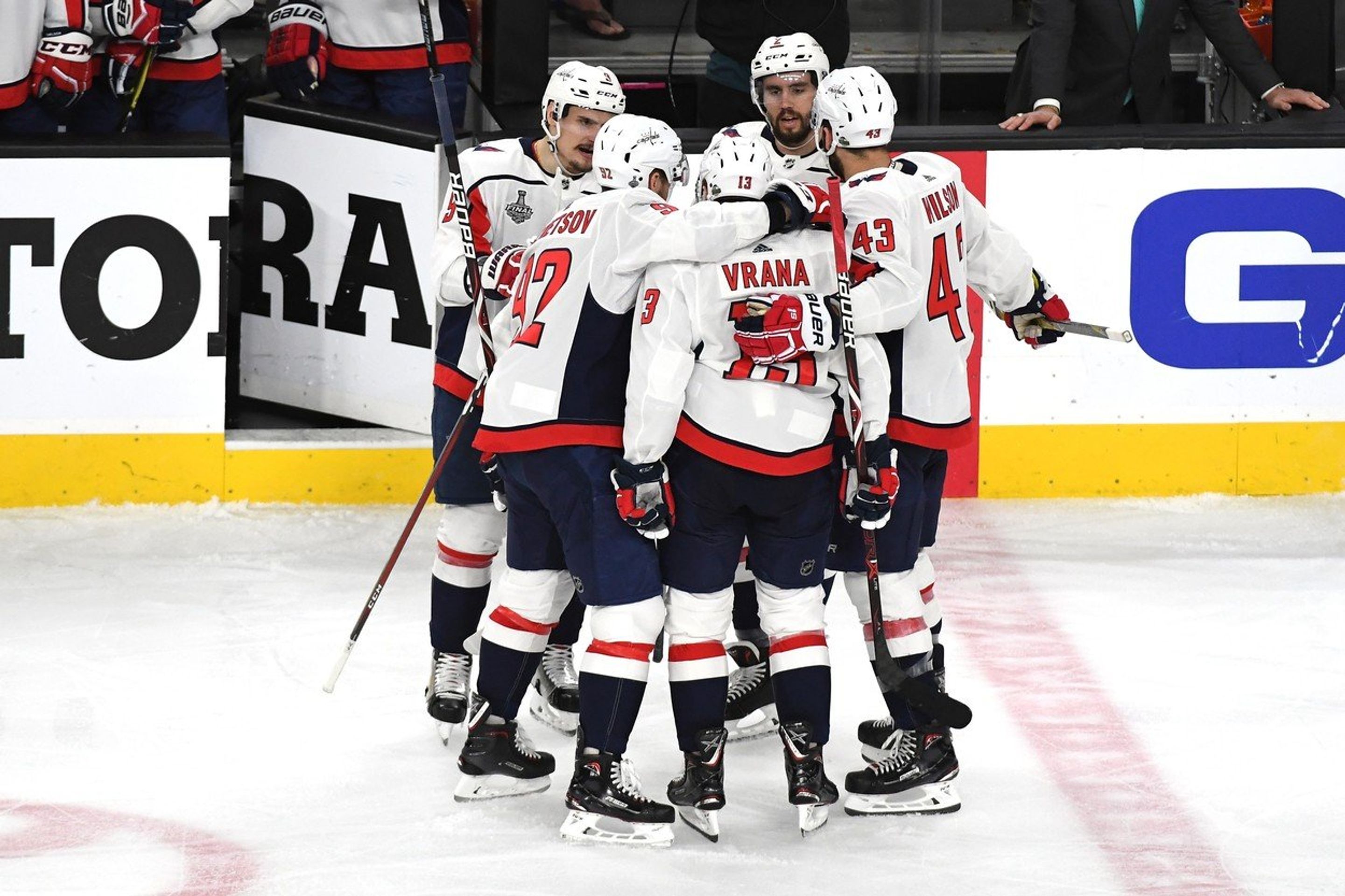 Hokejisté Washingtonu - GALERIE: Hokejisté Washingtonu vyhráli poprvé v historii Stanley Cup (1/5)