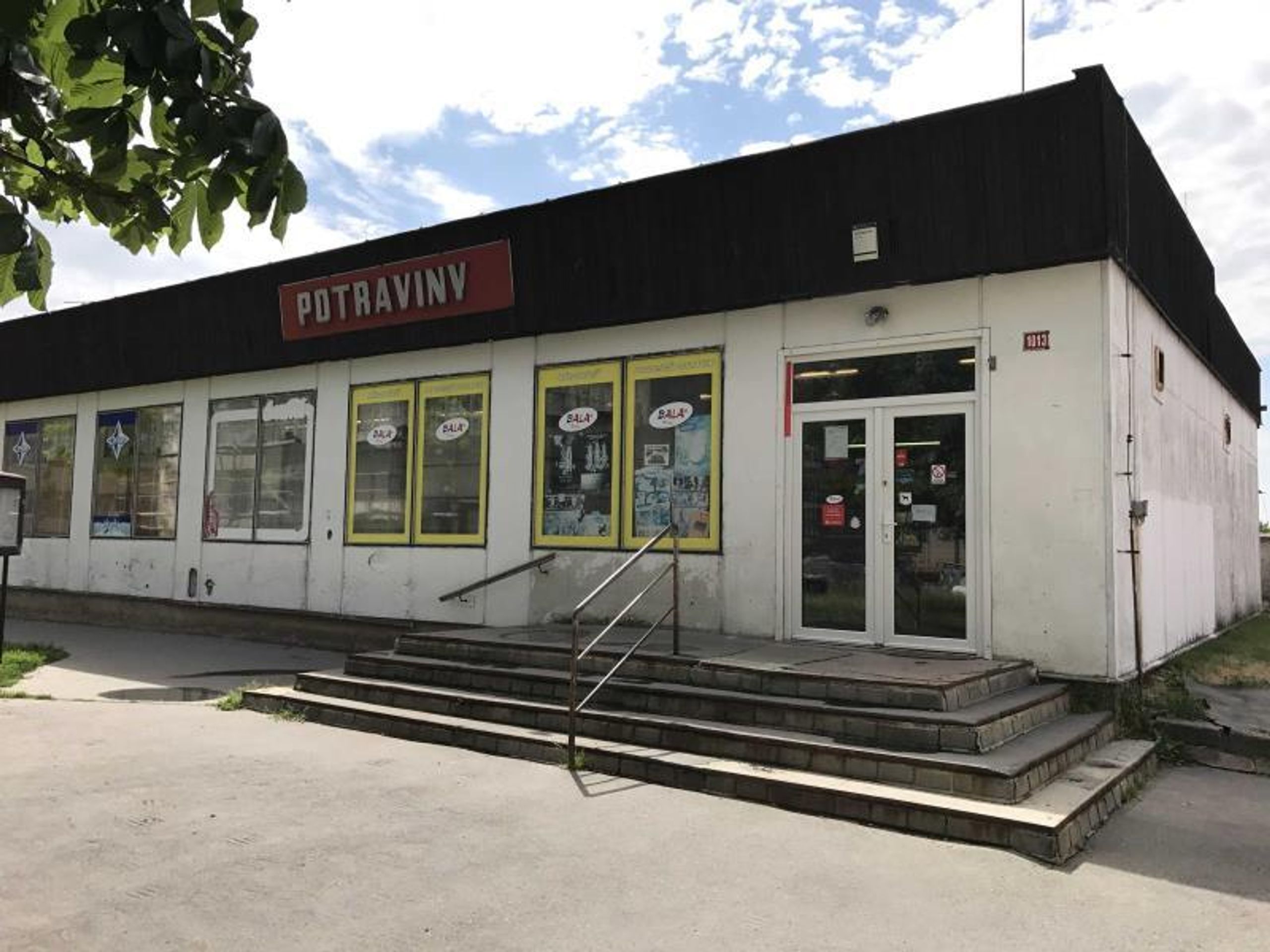 Uzavřené provozovny: Khoi Phong s.r.o. - Nové Strašecí - 1 - GALERIE: Uzavřené obchody (13/35)
