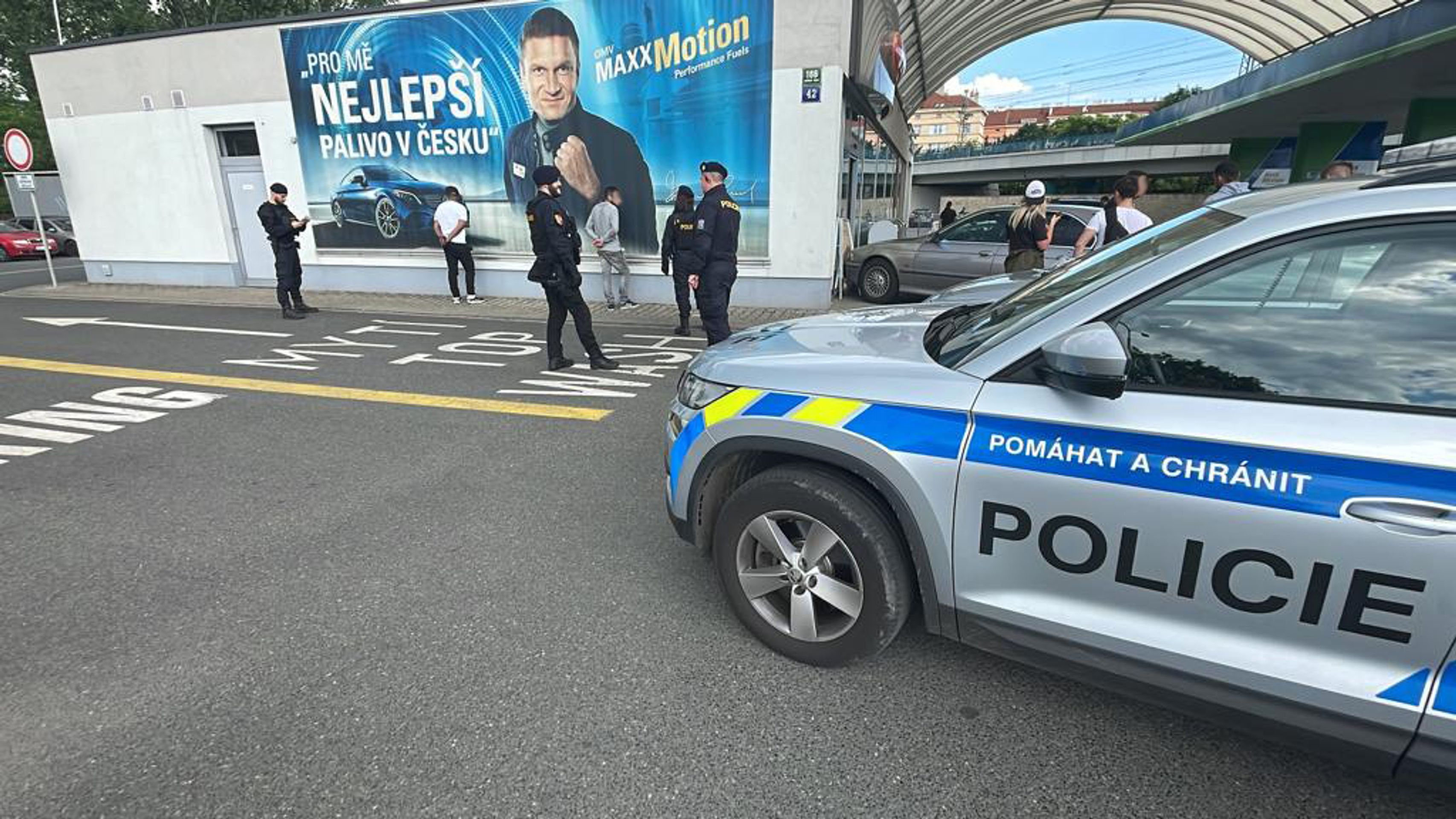 Zásah policistů z protidrogového oddělení v Praze 3 - Zásah policistů z protidrogového oddělení v Praze (4/5)