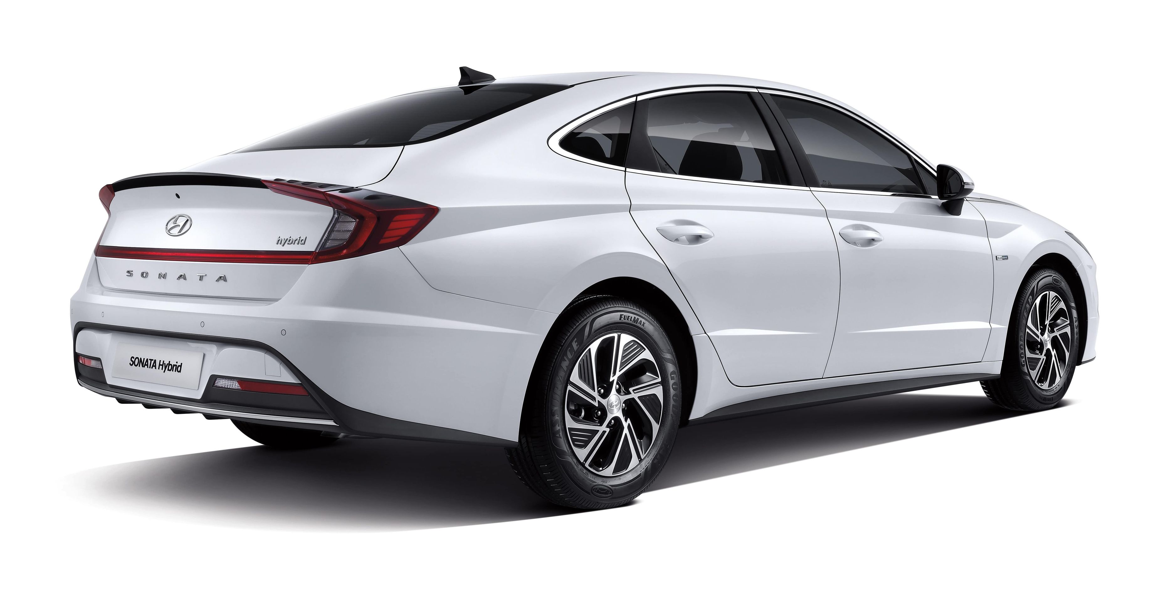 Hyundai Sonata Hybrid - 7 - Fotogalerie: Hyundai Sonata Hybrid má solární panely na střeše (2/4)