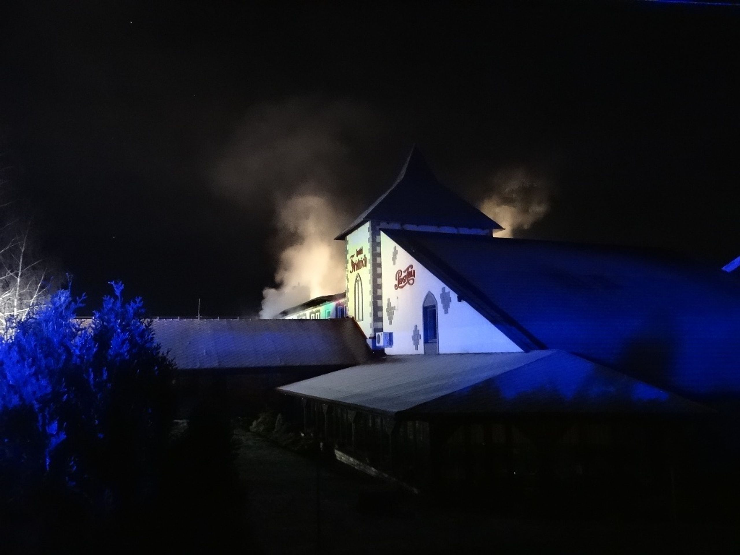 Požár hotelu Fridrich - 1 - GALERIE: Požár hotelu Fridrich v Těrlicku na Karvinsku (4/54)