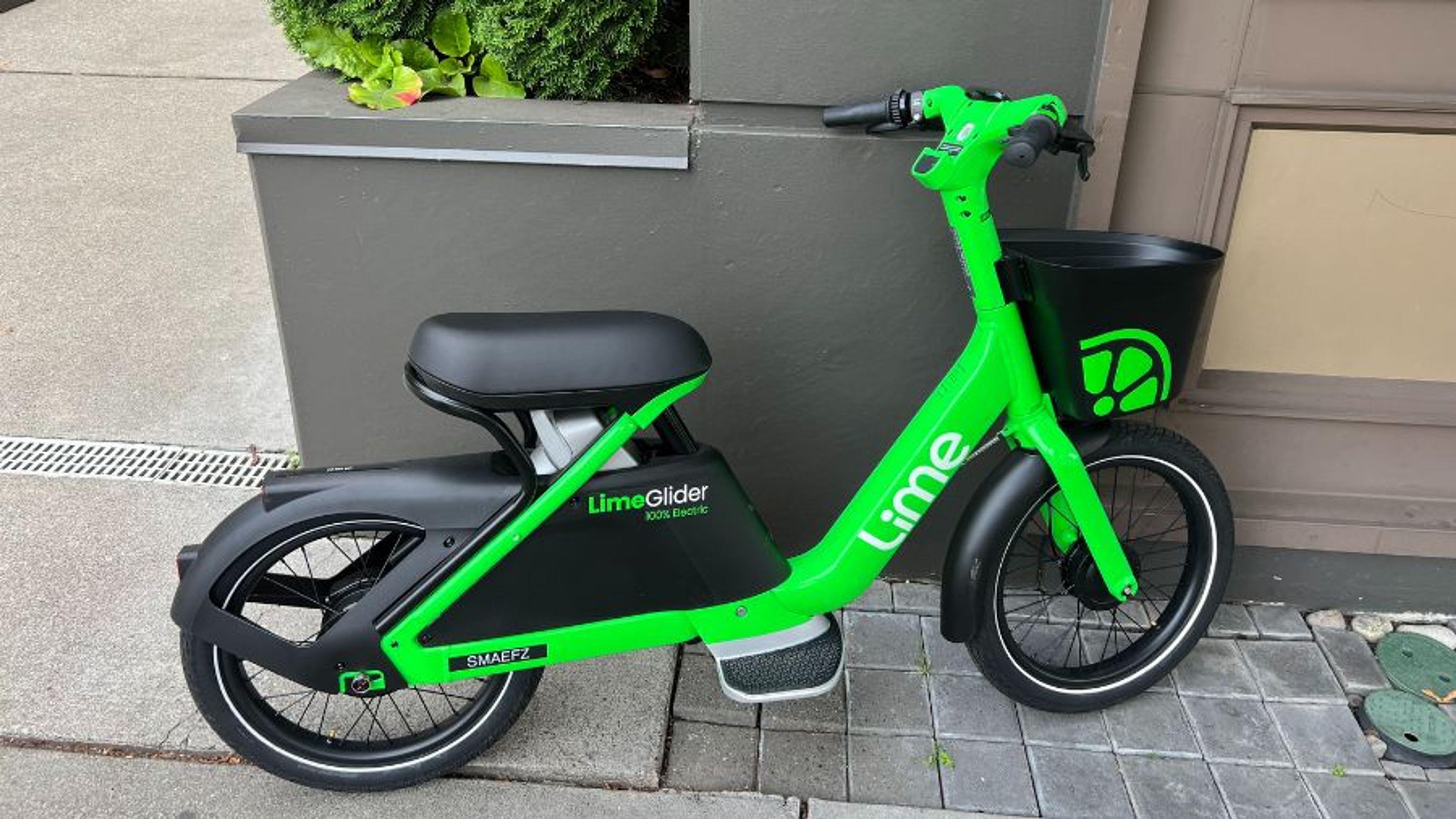 Elektrický kříženec kola a skútru LimeGlider - Vynálezy roku v oblasti dopravy podle magazínu Time (10/15)