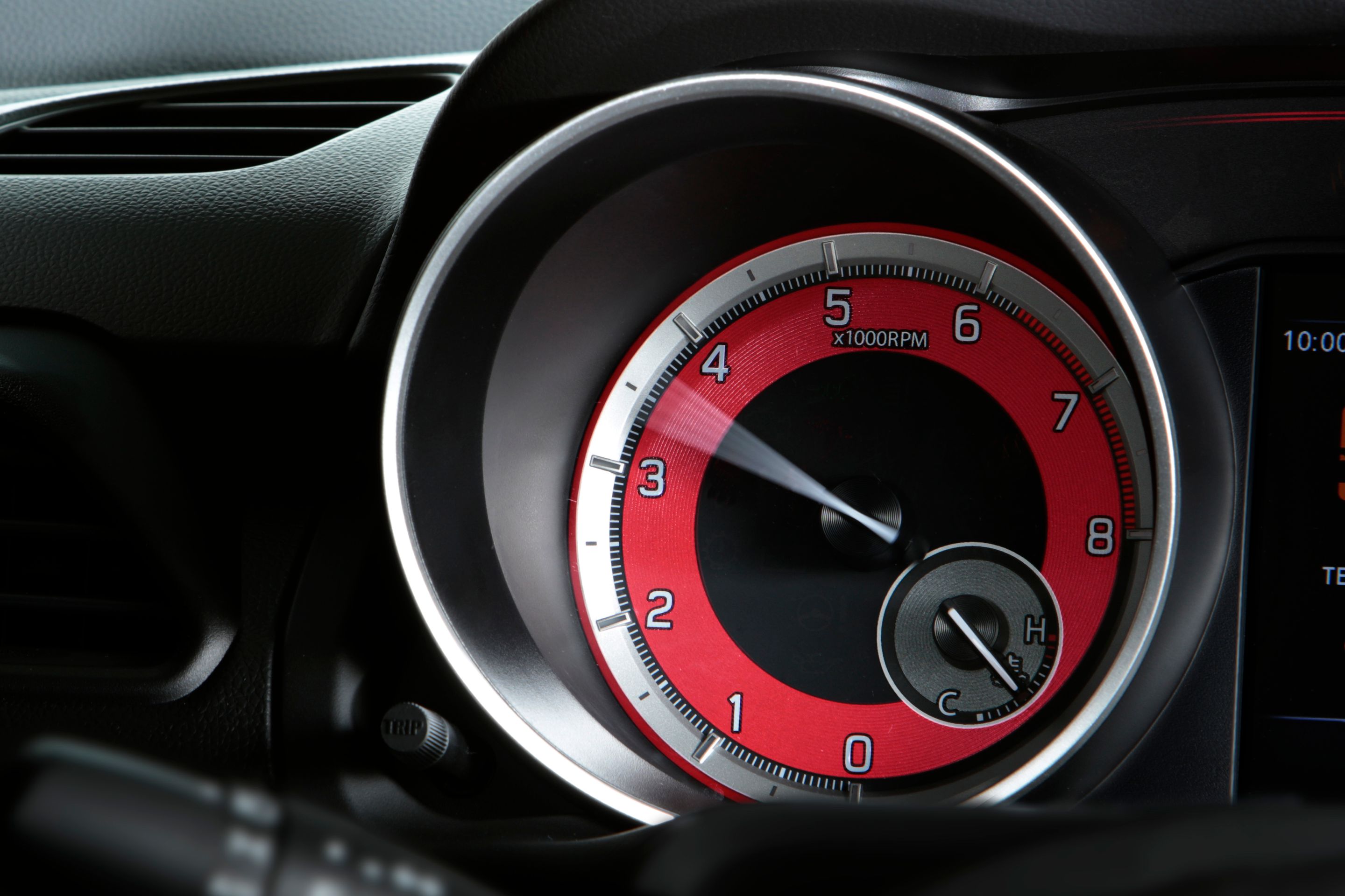 Suzuki Swift Sport - 22 - Fotogalerie: Ostrý prcek Suzuki Swift Sport (19/22)