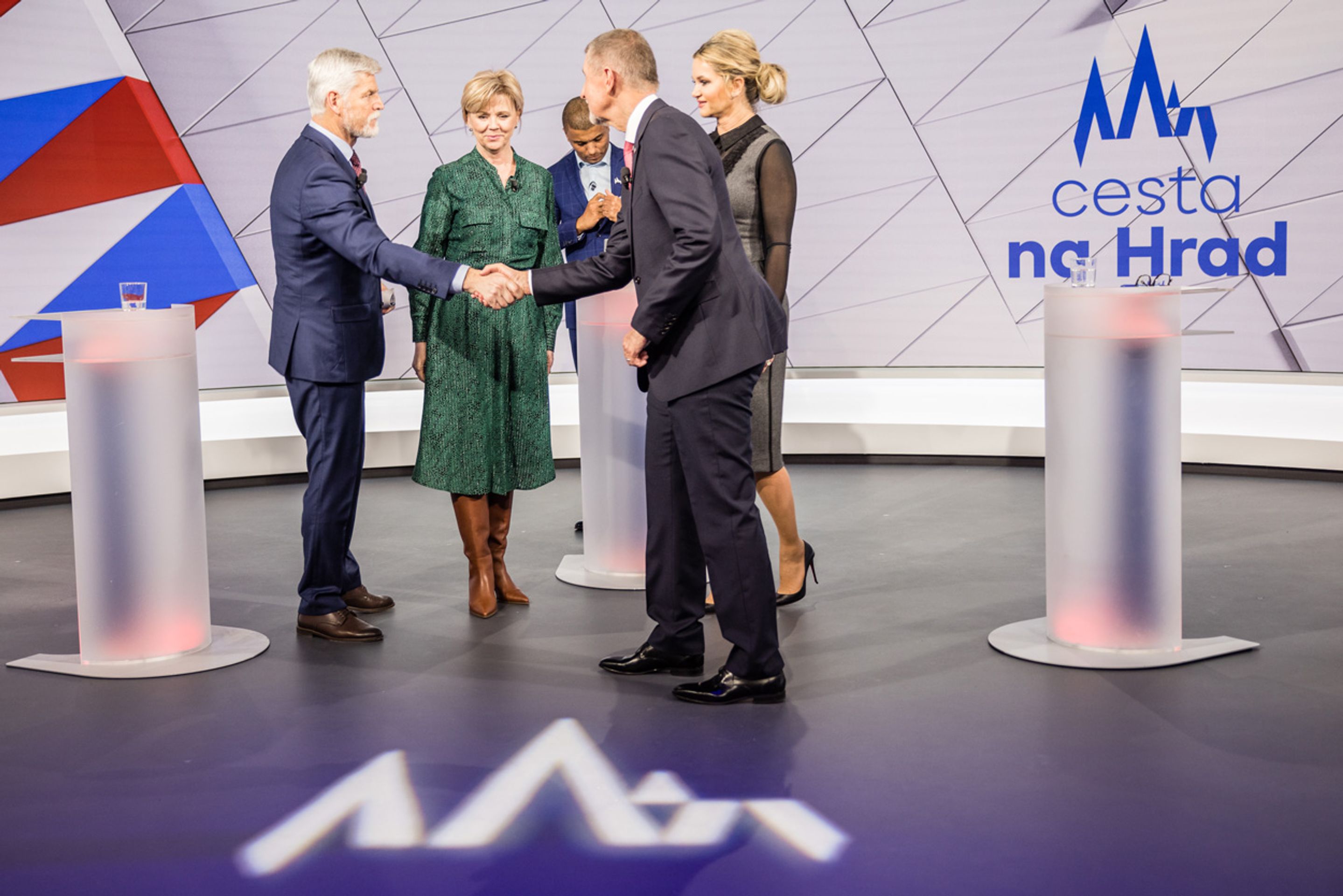 Debata kandidátů (1) - Debata kandidátů (2/17)