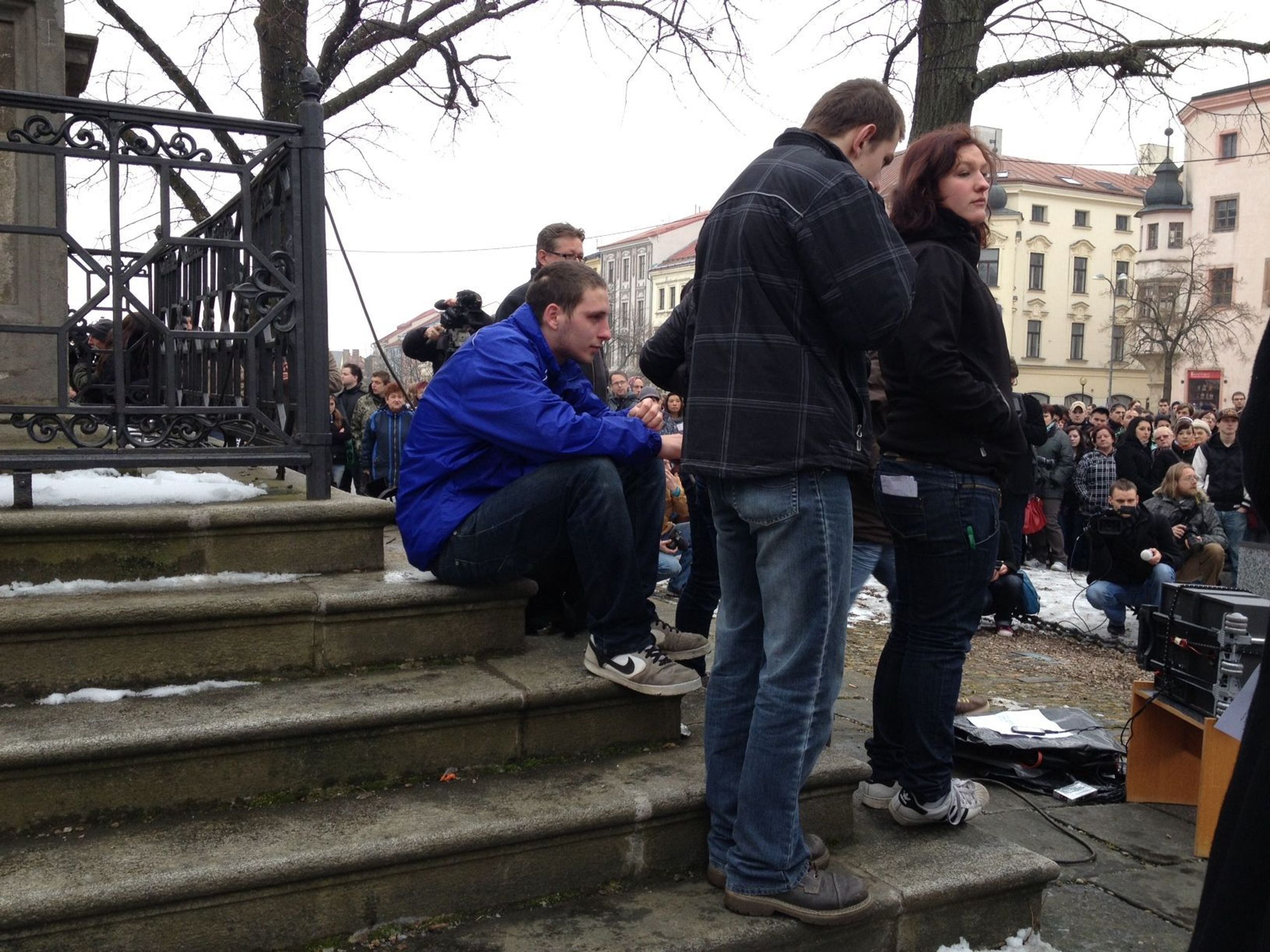 Pietní shromáždění ke smrti studentky Petry - 11 - GALERIE: Pietní shromáždění k uctění památky zavražděné studentky Petry (14/18)