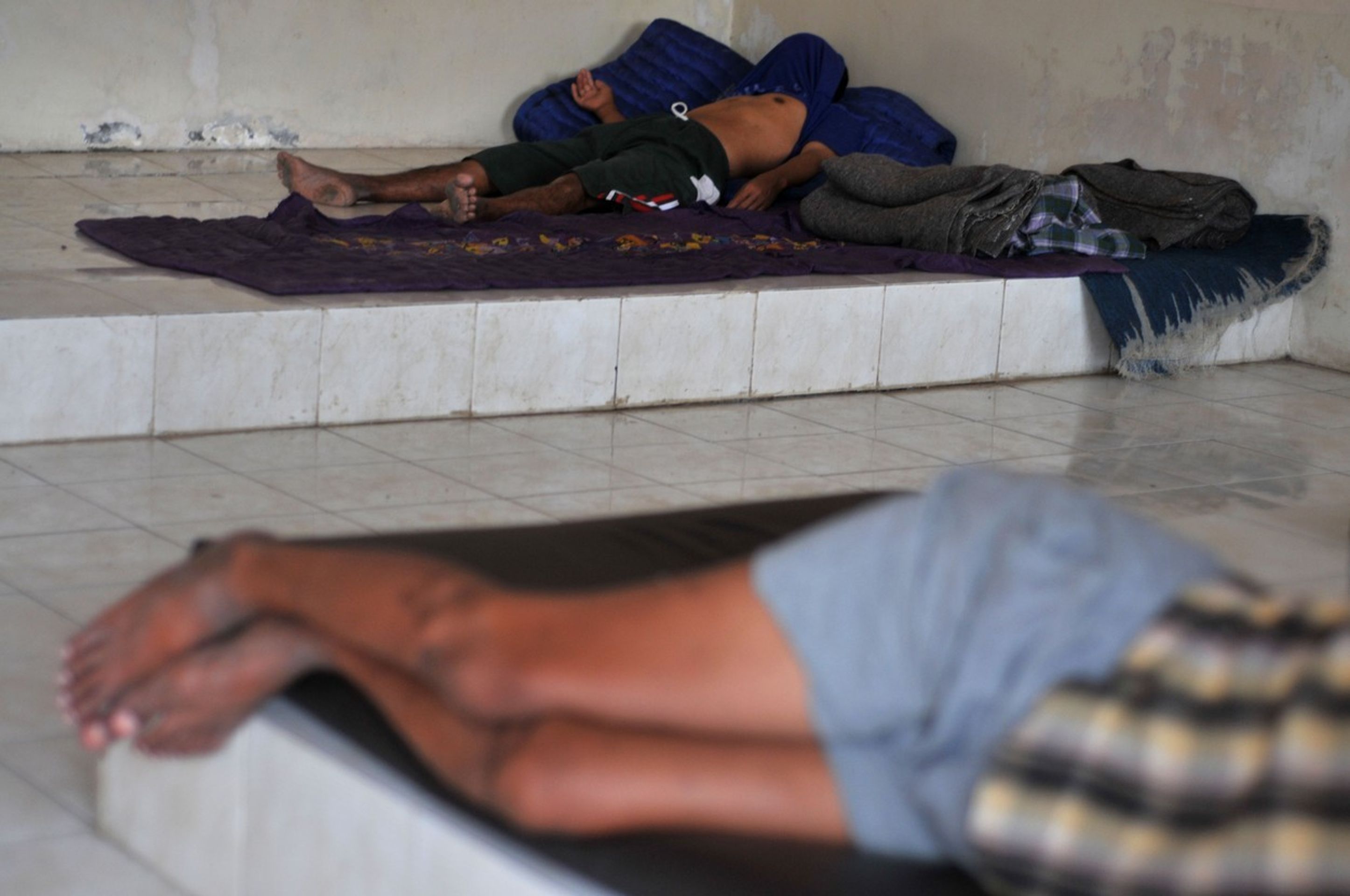Děsivé fotografie z psychiatrické léčebny v Indonésii - 4 - GALERIE: Děsivé fotografie z psychiatrické léčebny v Indonésii (4/6)