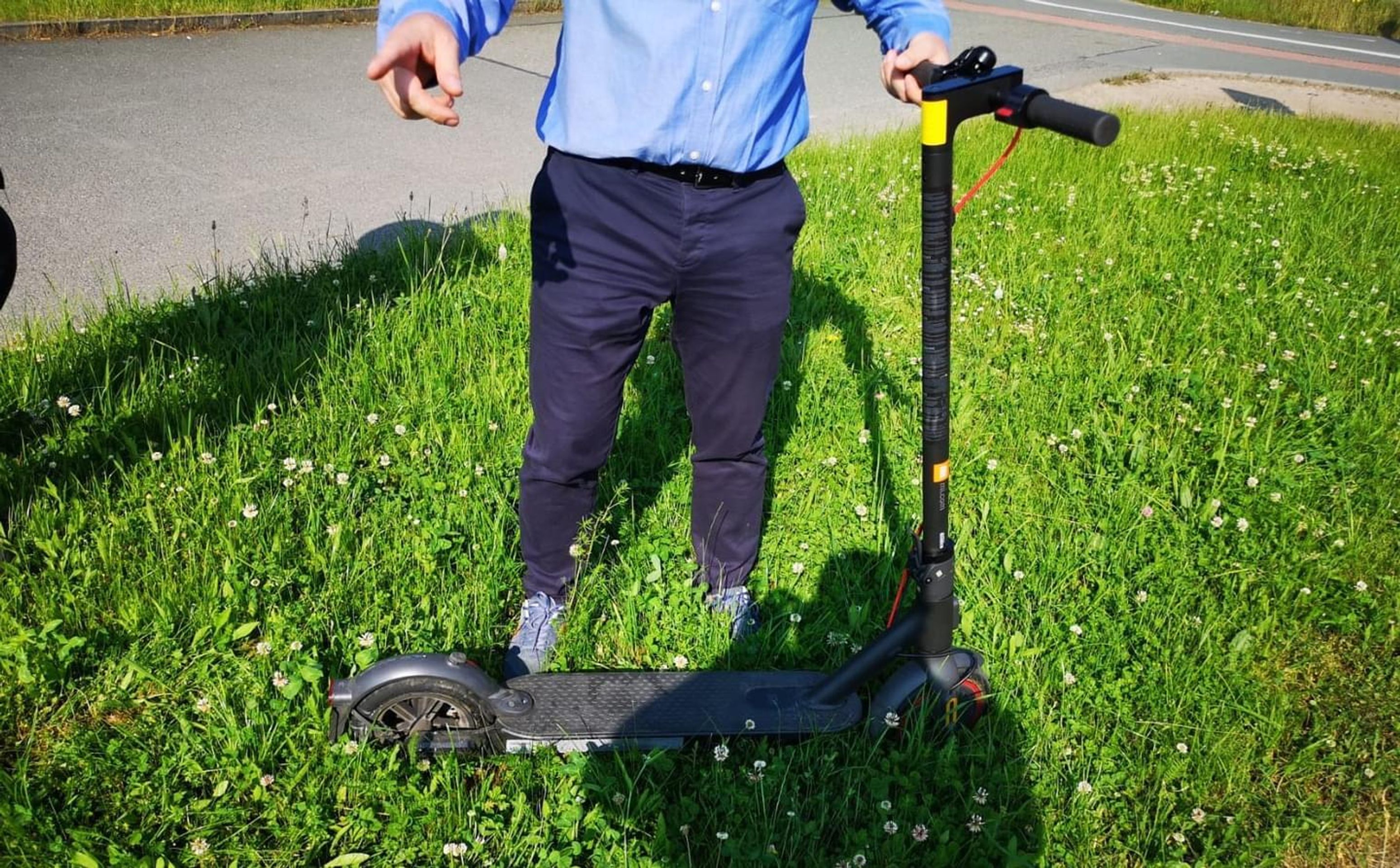 Řidič srazil dvě dívky z elekrické koloběžky - 4 - GALERIE: Řidič srazil dvě dívky z elekrické koloběžky (4/5)
