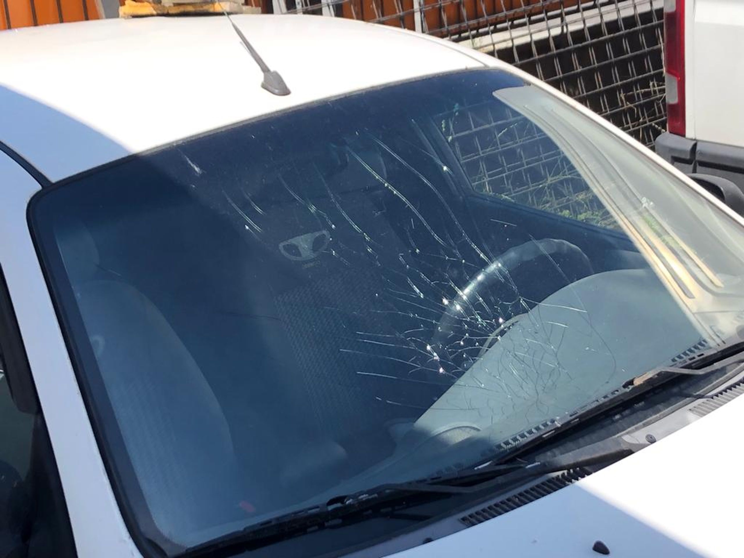 Prostřílené auto - Prostřílené auto ukrajinských uprchlíků (5/5)