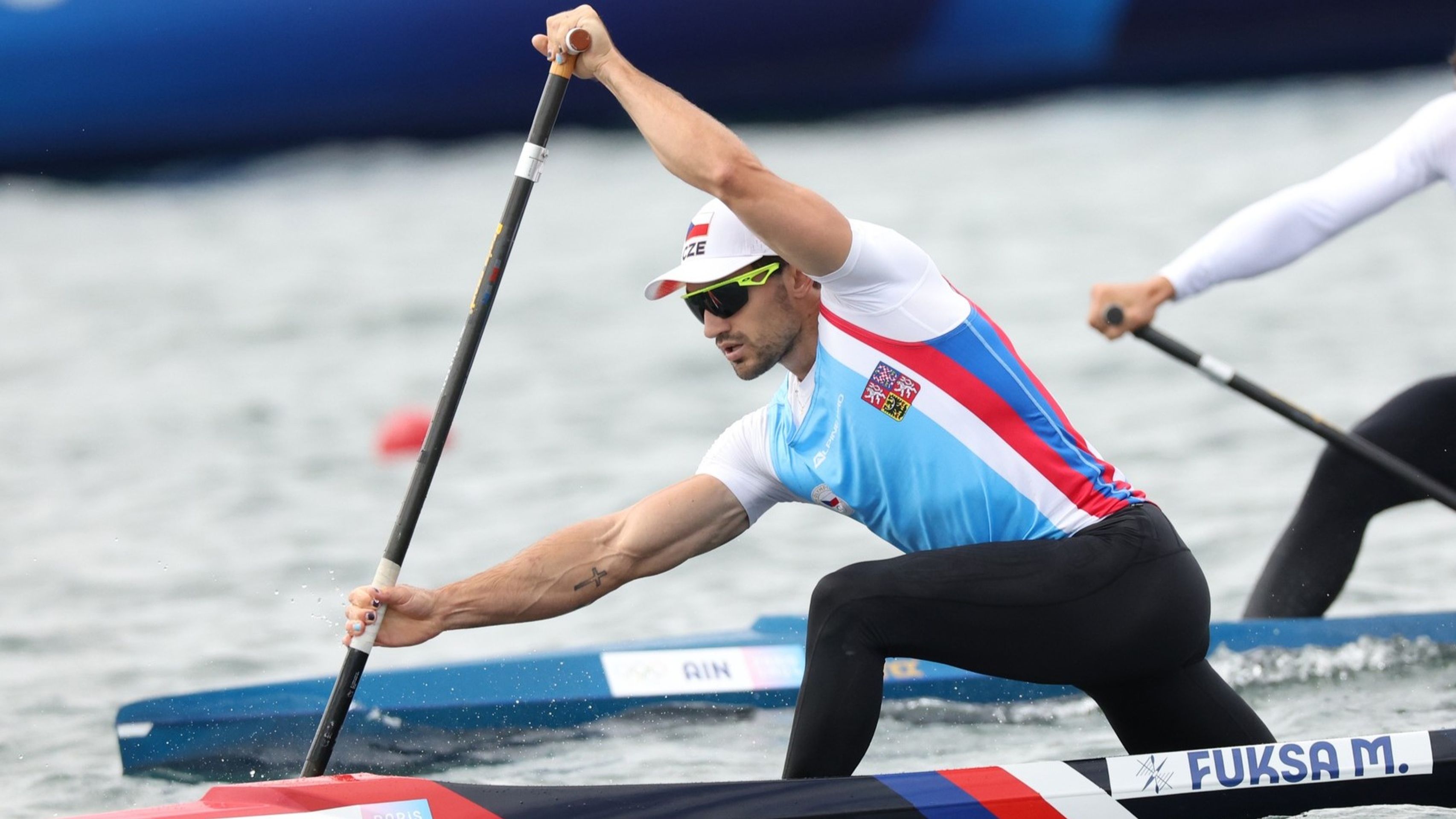 Martin Fuksa v olympijském závodě na 1000 metrů - Kanoista Martin Fuksa má z olympiády v Paříži zlatou medaili (6/9)