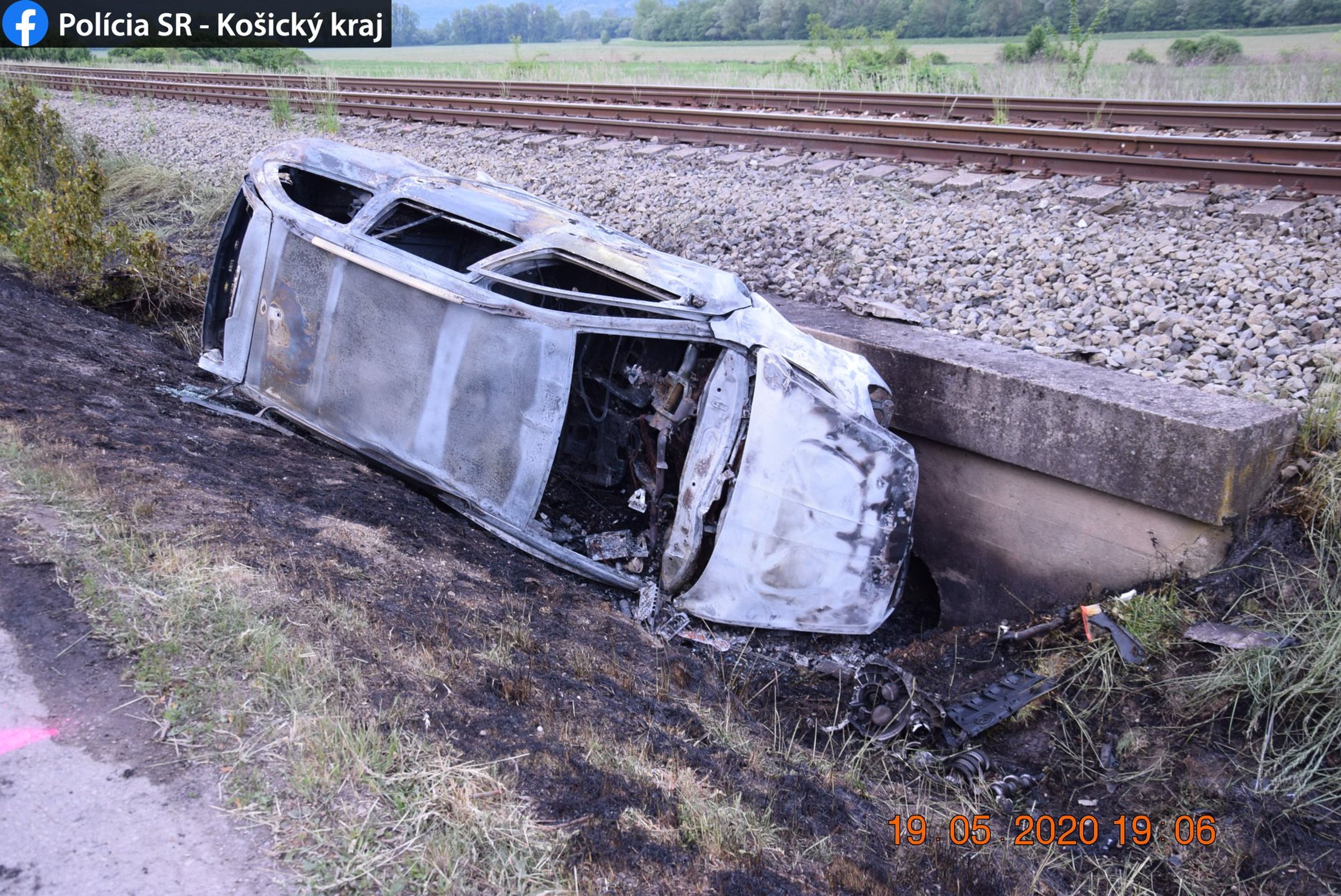 Hrůzná nehoda na Rožňavsku - GALERIE: Tragická nehoda na Rožňavsku (3/3)