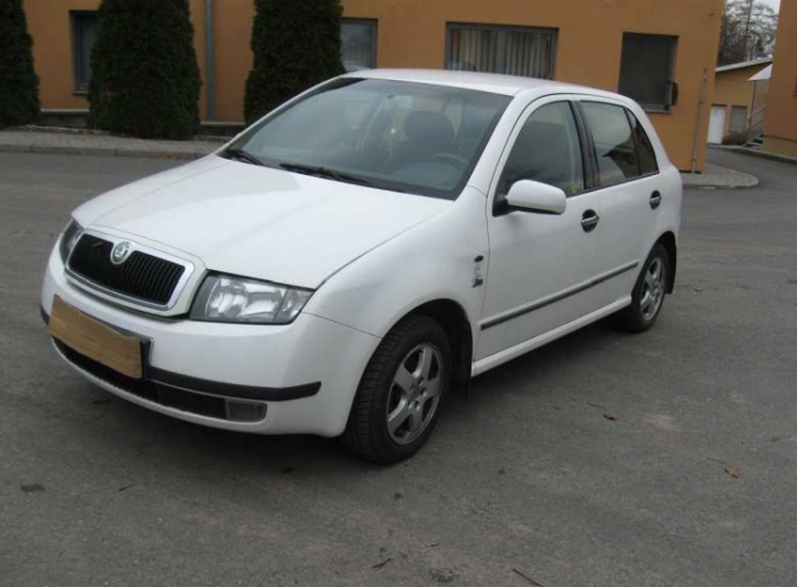 Dražba - Škoda Fabia (benzin), Vyvolávací cena: 15.000,- - GALERIE: Dražba motorových vozidel (41/51)