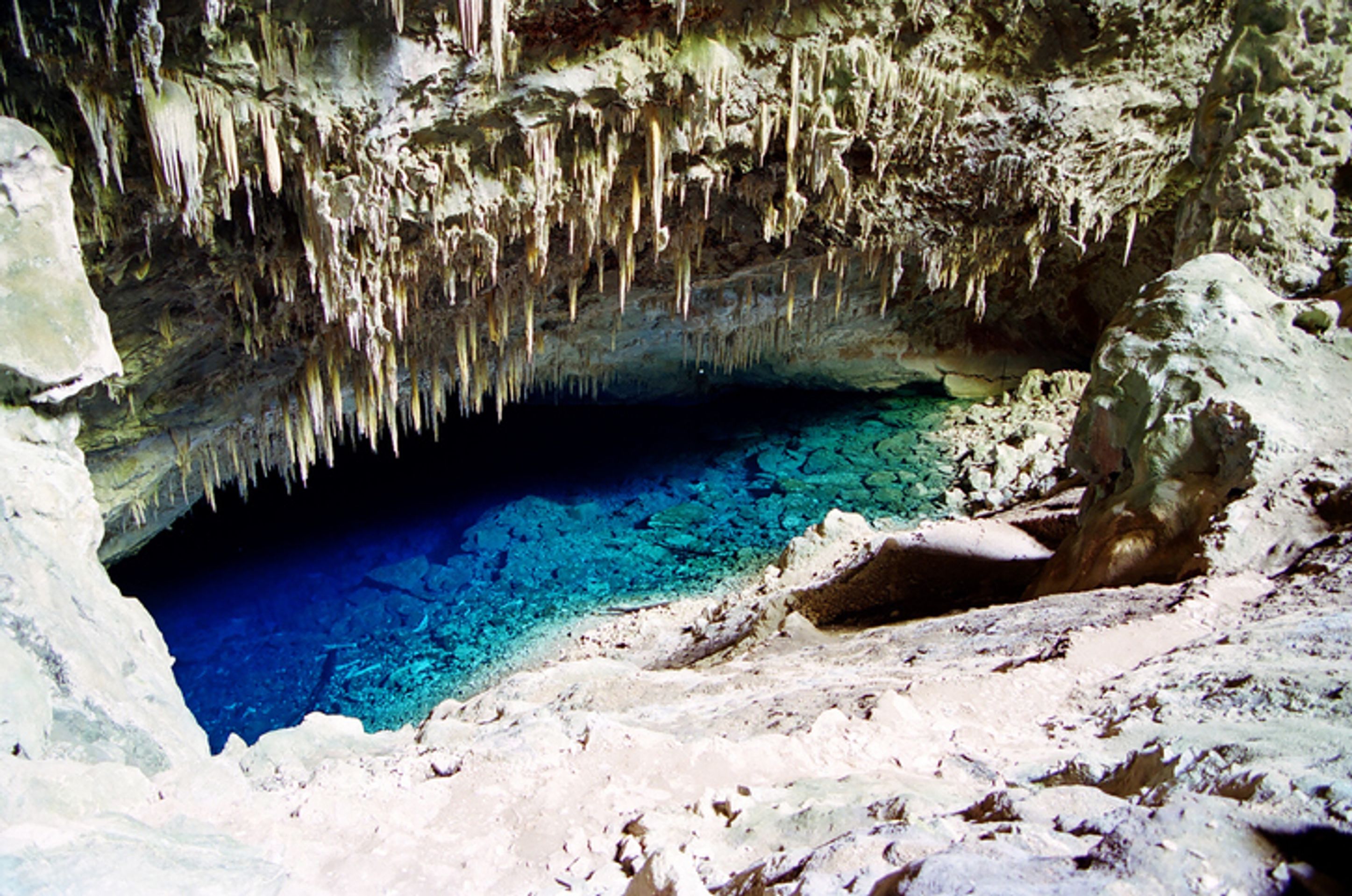 Nejkrásnější jeskyně - Blue Grotto in Capri - Itálie - GALERIE: Nejkrásnější jeskyně (5/10)