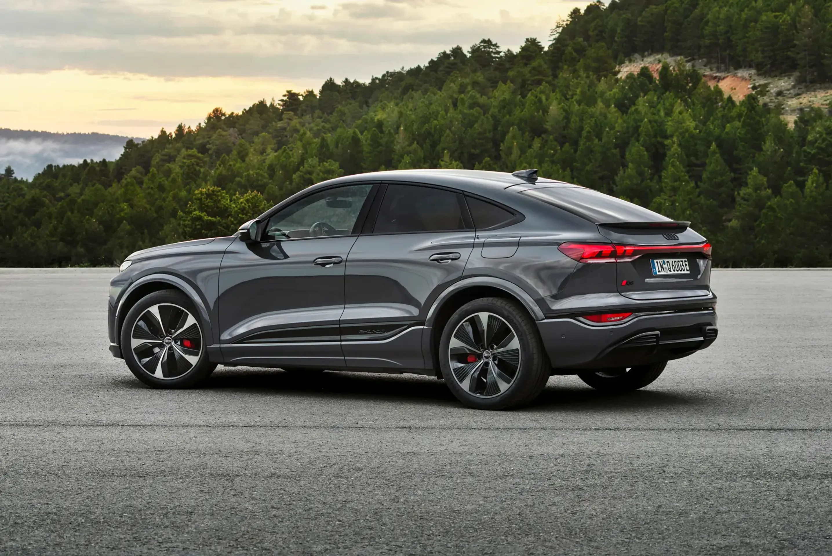 Audi Q6 e-tron Sportback - Evropské novinky v Paříži (16/16)