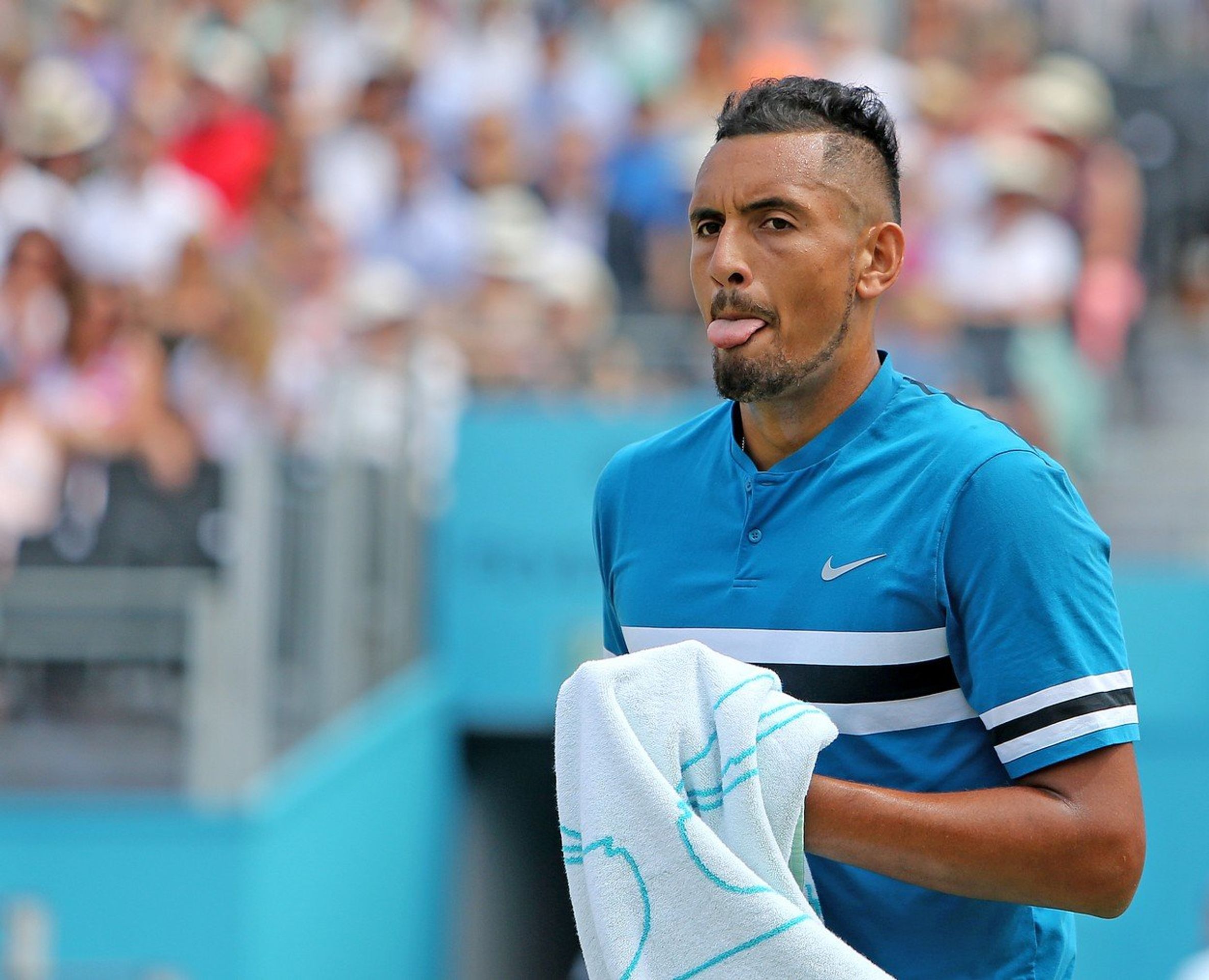 Nick Kyrgios - GALERIE: Nick Kyrgios na turnaji v londýsnkém Queen's Clubu (4/4)