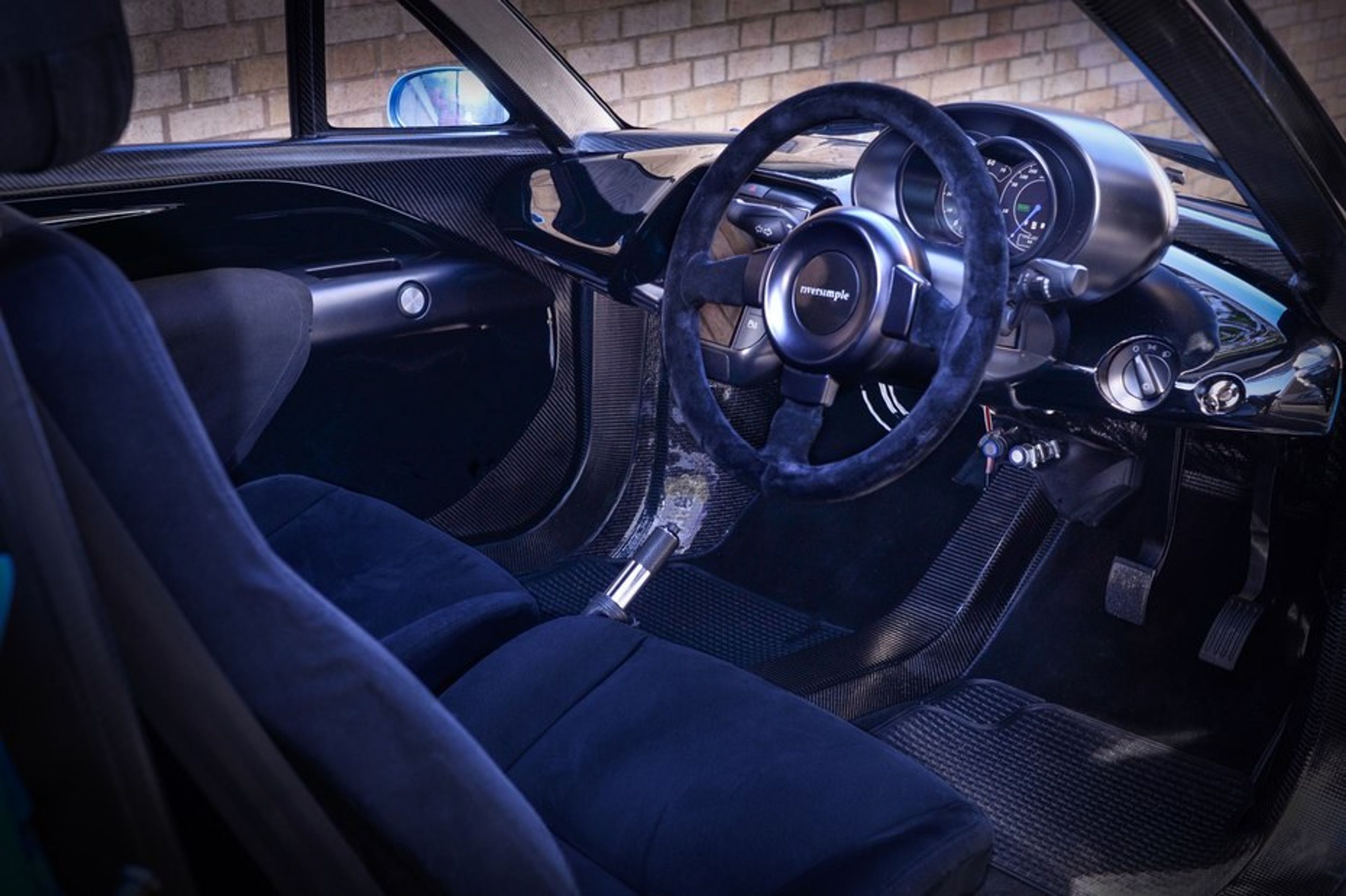 Nový automobil, který jezdí na vodík - 9 - GALERIE: Nový automobil, který jezdí na vodík (9/10)
