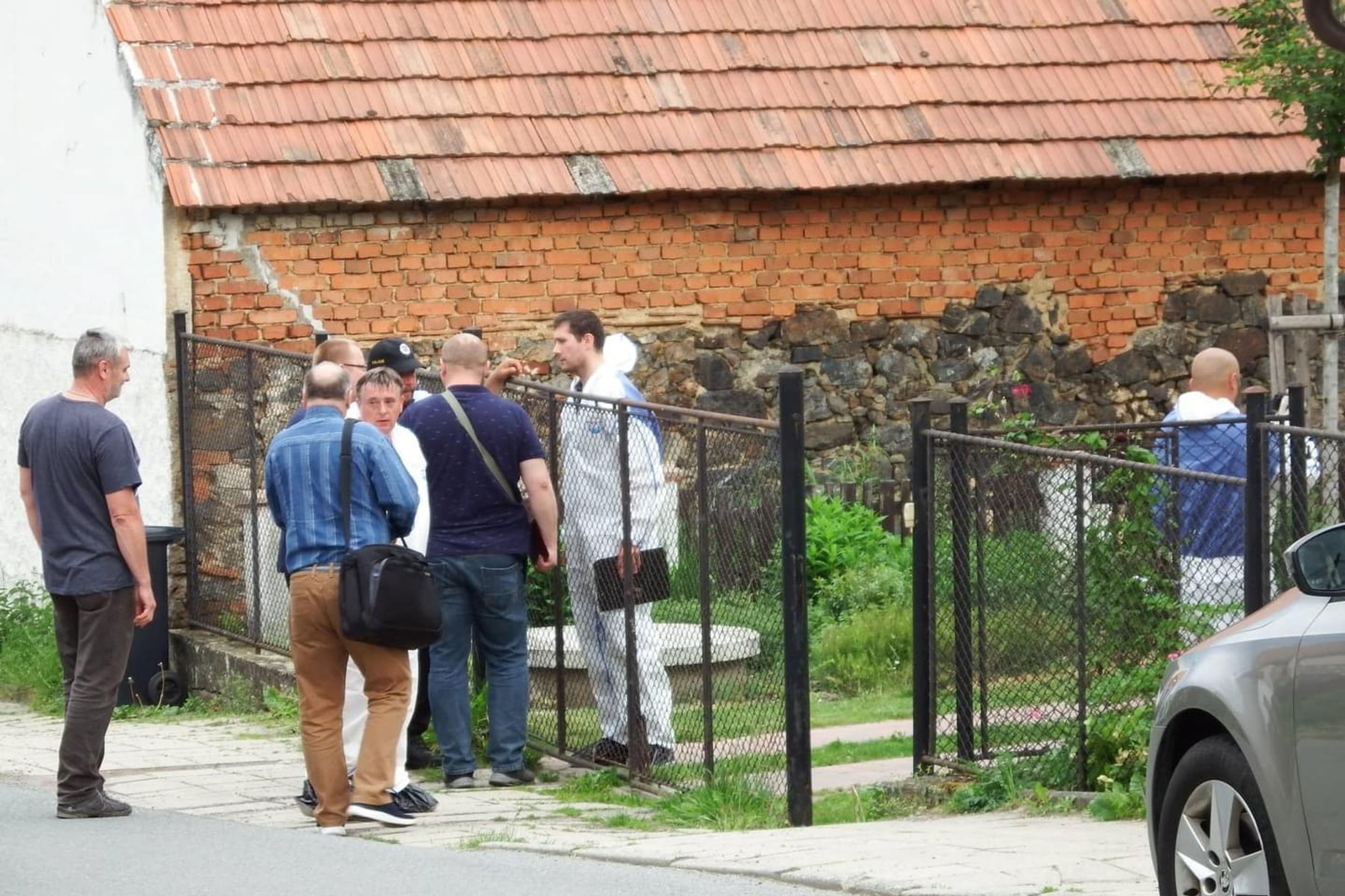 Místo činu ve Zdemyslicích - 4 - GALERIE: Policie vyšetřuje smrt ve Zdemyslicích (3/6)