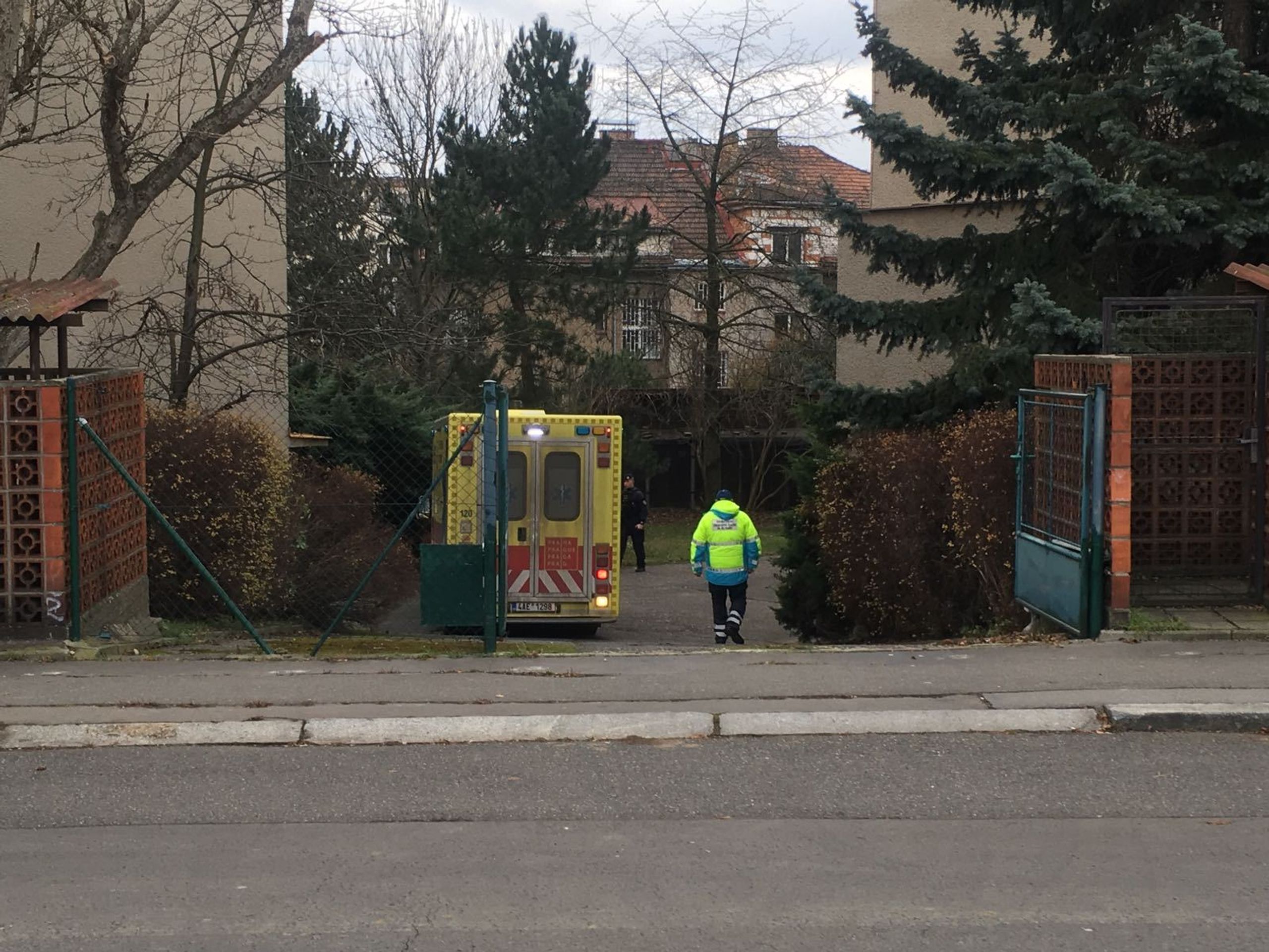 Pád z okna na Třebešíně - 3 - GALERIE: Pád z okna na Třebešíně (1/3)