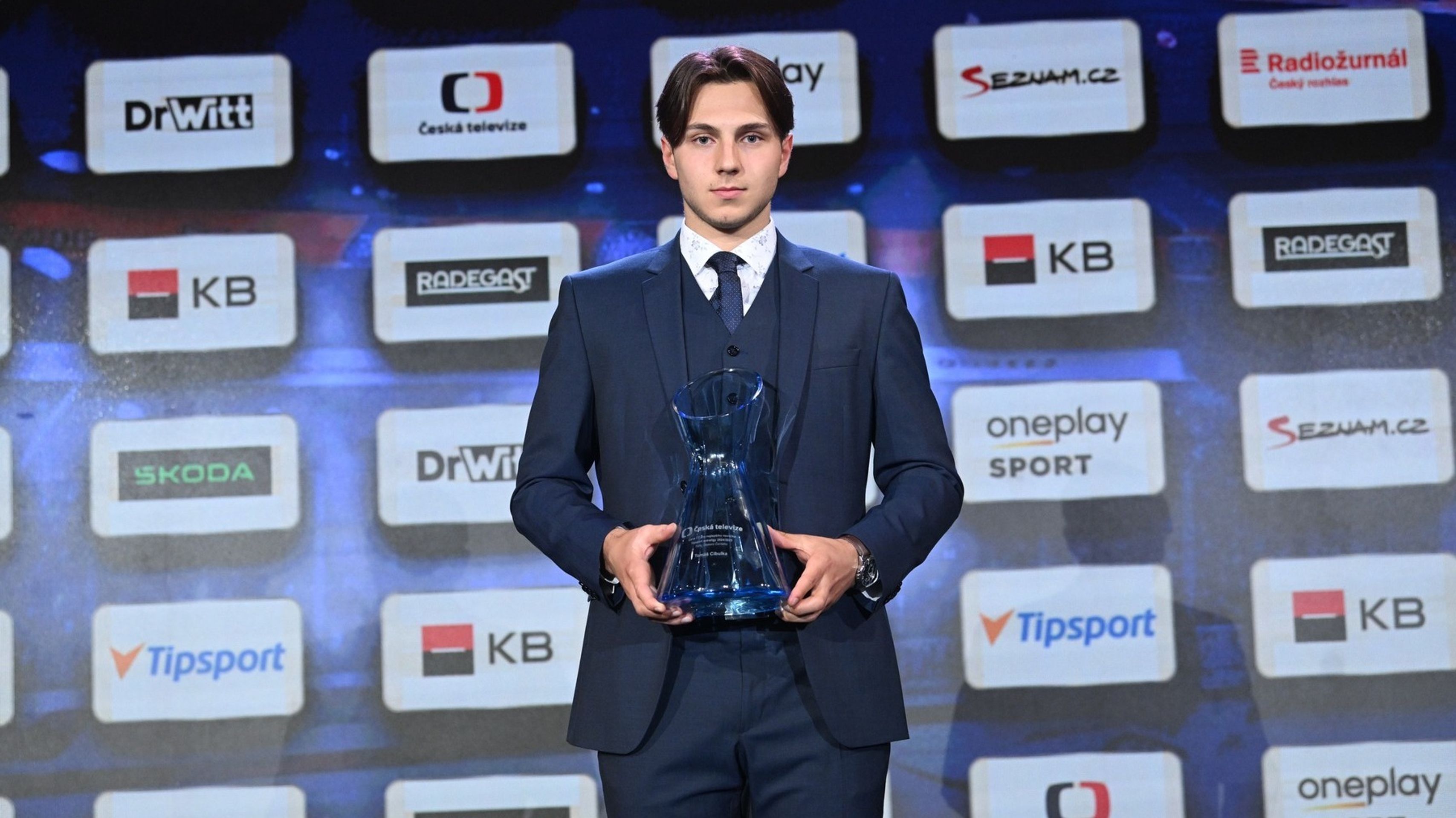 Nejlepší nováček sezóny – obránce Tomáš Cibulka (cropped) - Hokejista sezóny v Tipsport extralize 2025 (7/11)