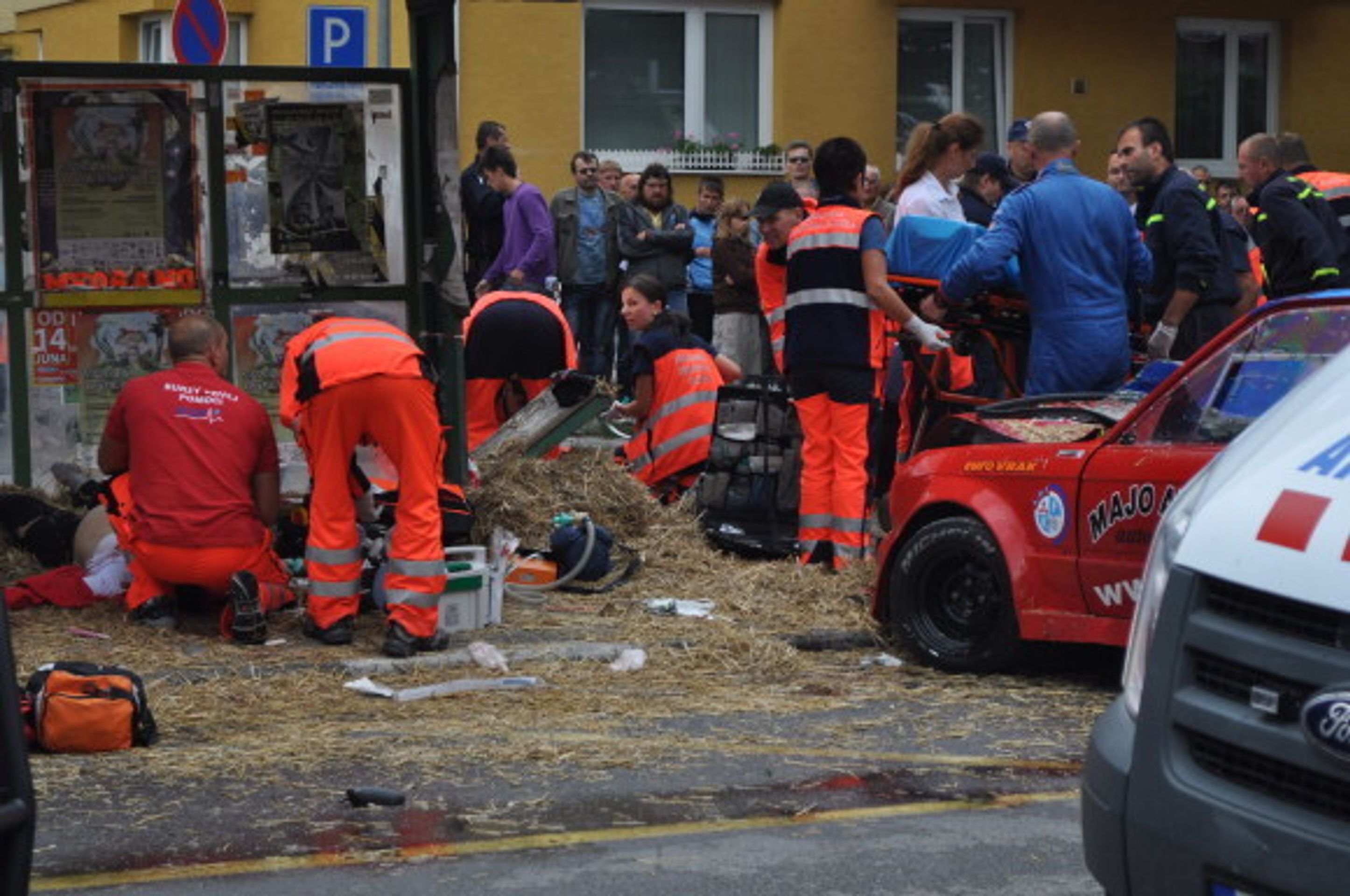 Nehoda závodního vozu na Slovensku - 3 - Nehoda závodního vozu na Slovensku (2/24)