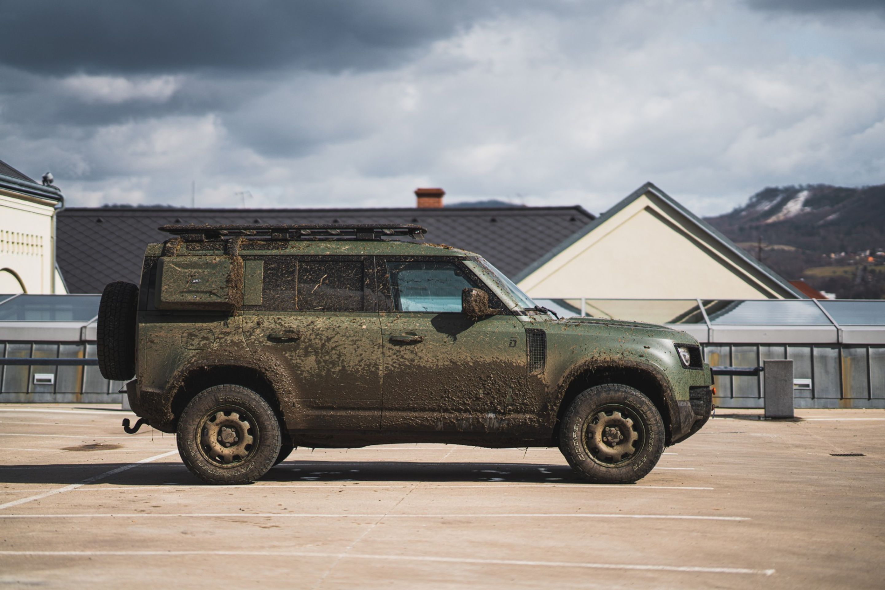 Land Rover Defender 110 upravený pro bezpečnostní složky - 19 - Fotogalerie: Speciální landrover pro bezpečnostní složky (7/18)