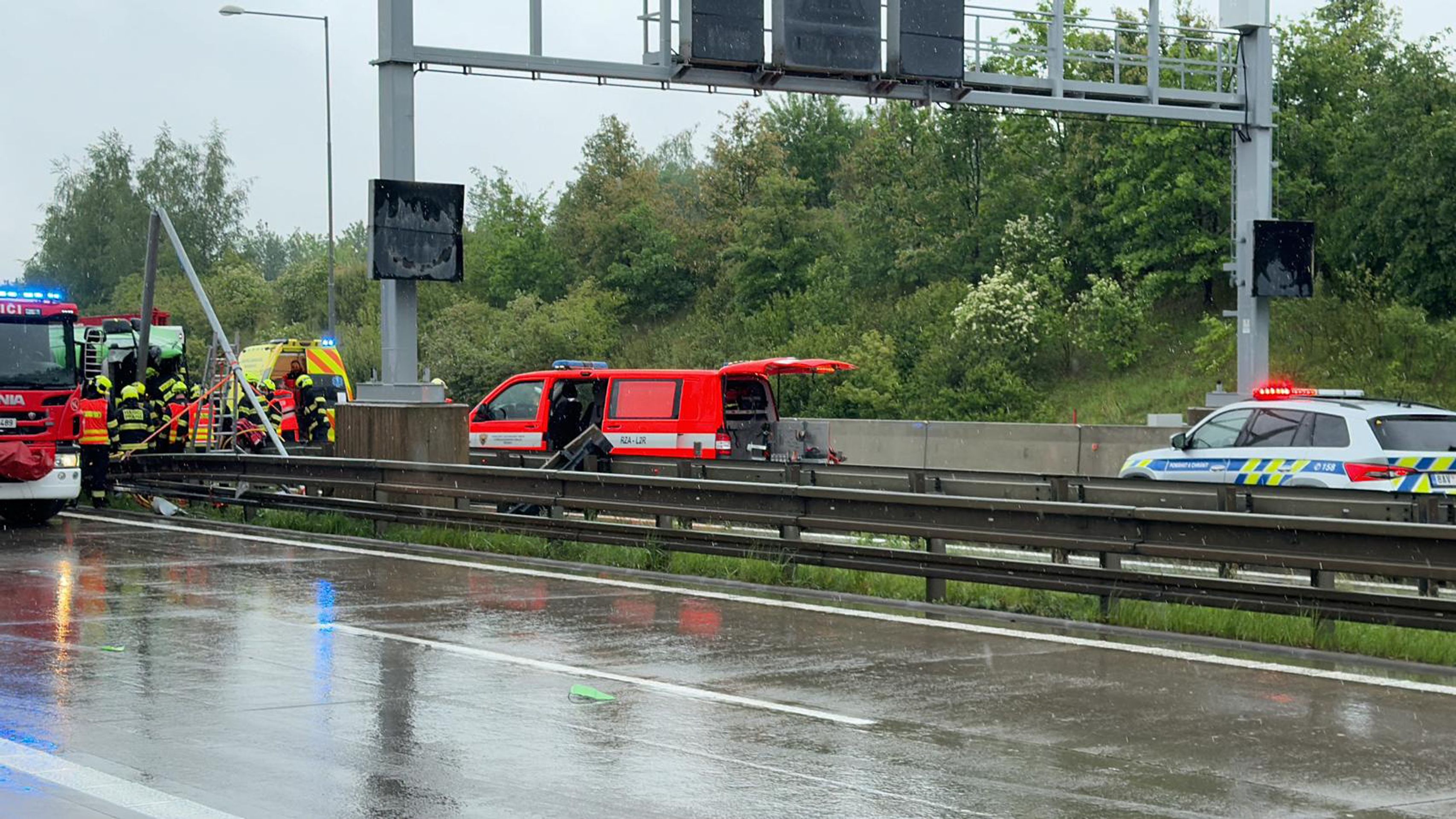 Vážná dopravní nehoda na Pražském okruhu (6) - Dopravní nehoda na pražském okruhu (8/8)