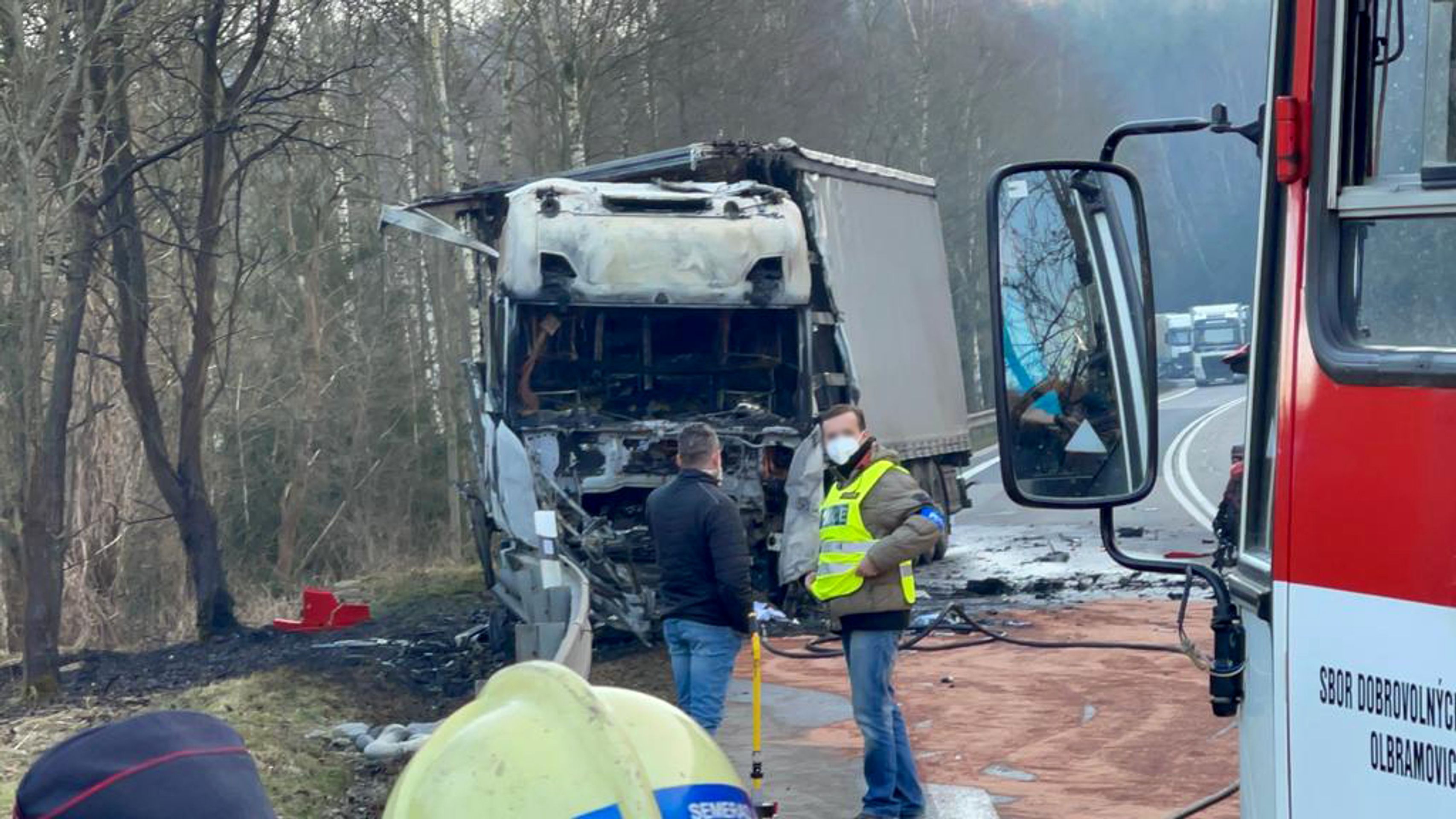 Dopravní nehoda nákladního a osobního vozidla za Voticemi - 4 - GALERIE: Dopravní nehoda nákladního a osobního vozidla za Voticemi (4/10)