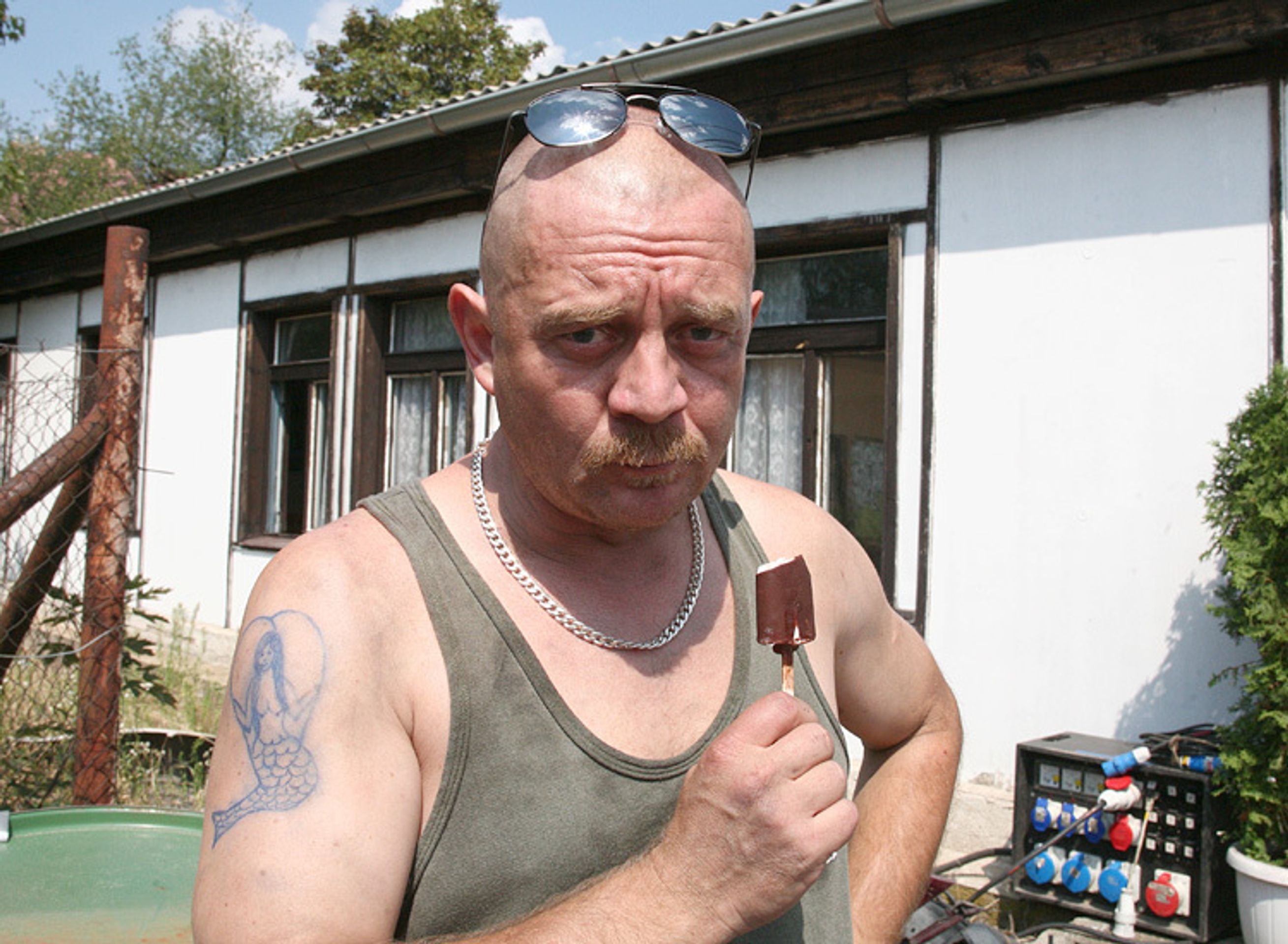 Petr Čtvrtníček se ve filmu František je děvkař změnil k nepoznání.  - Fotogalerie - František je děvkař (5/8)