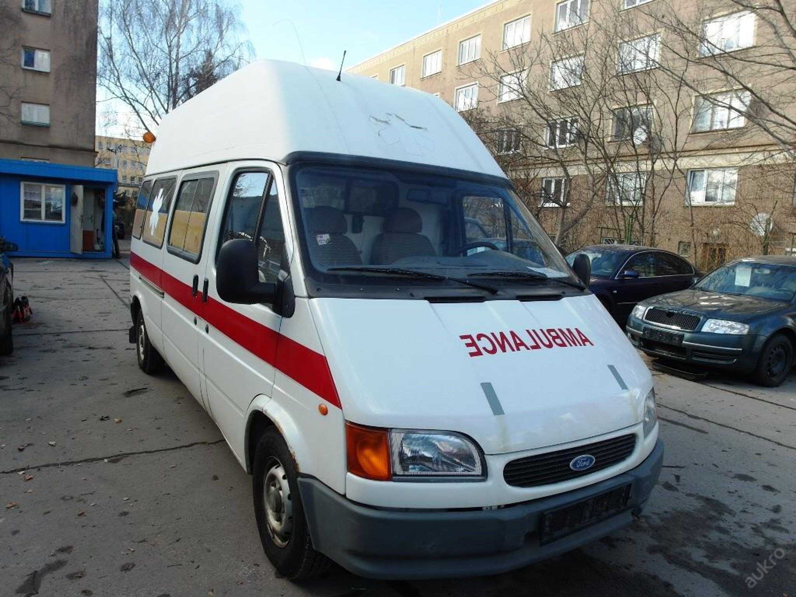 FORD TRANSIT 2,0/84 kW B sanitní - 2 - GALERIE: FORD TRANSIT 2,0/84 kW B sanitní (1/5)