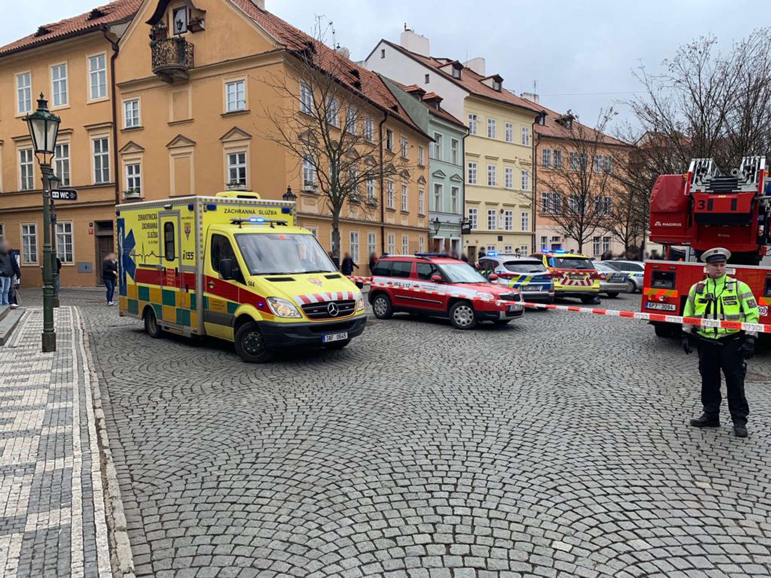 Požár podkrovního bytu na Kampě - 1 - GALERIE: Požár podkrovního bytu na Kampě (1/8)