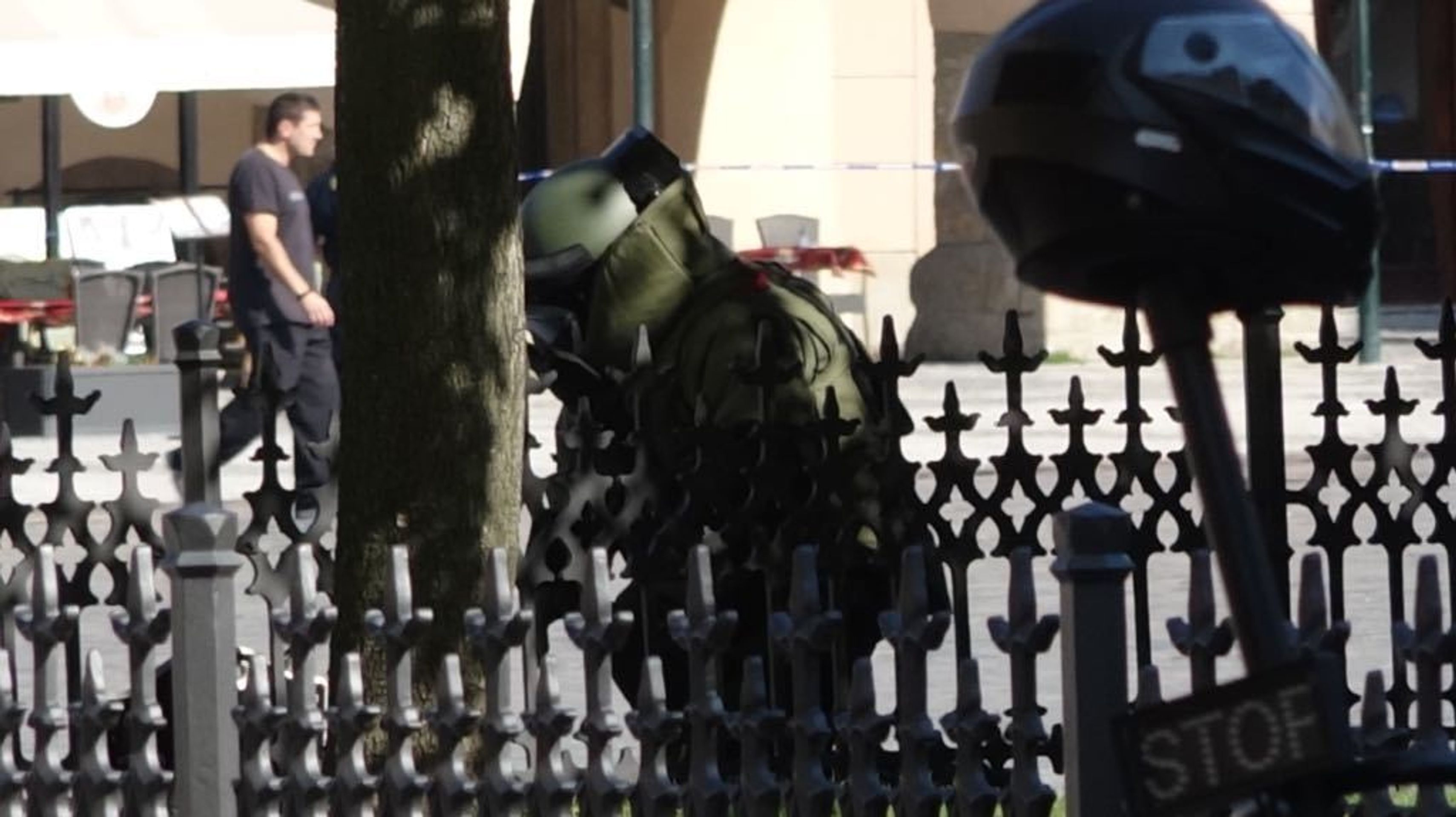 Evakuace Staroměstského náměstí - 1 - GALERIE: Policie vyklízí Staroměstské náměstí (4/8)