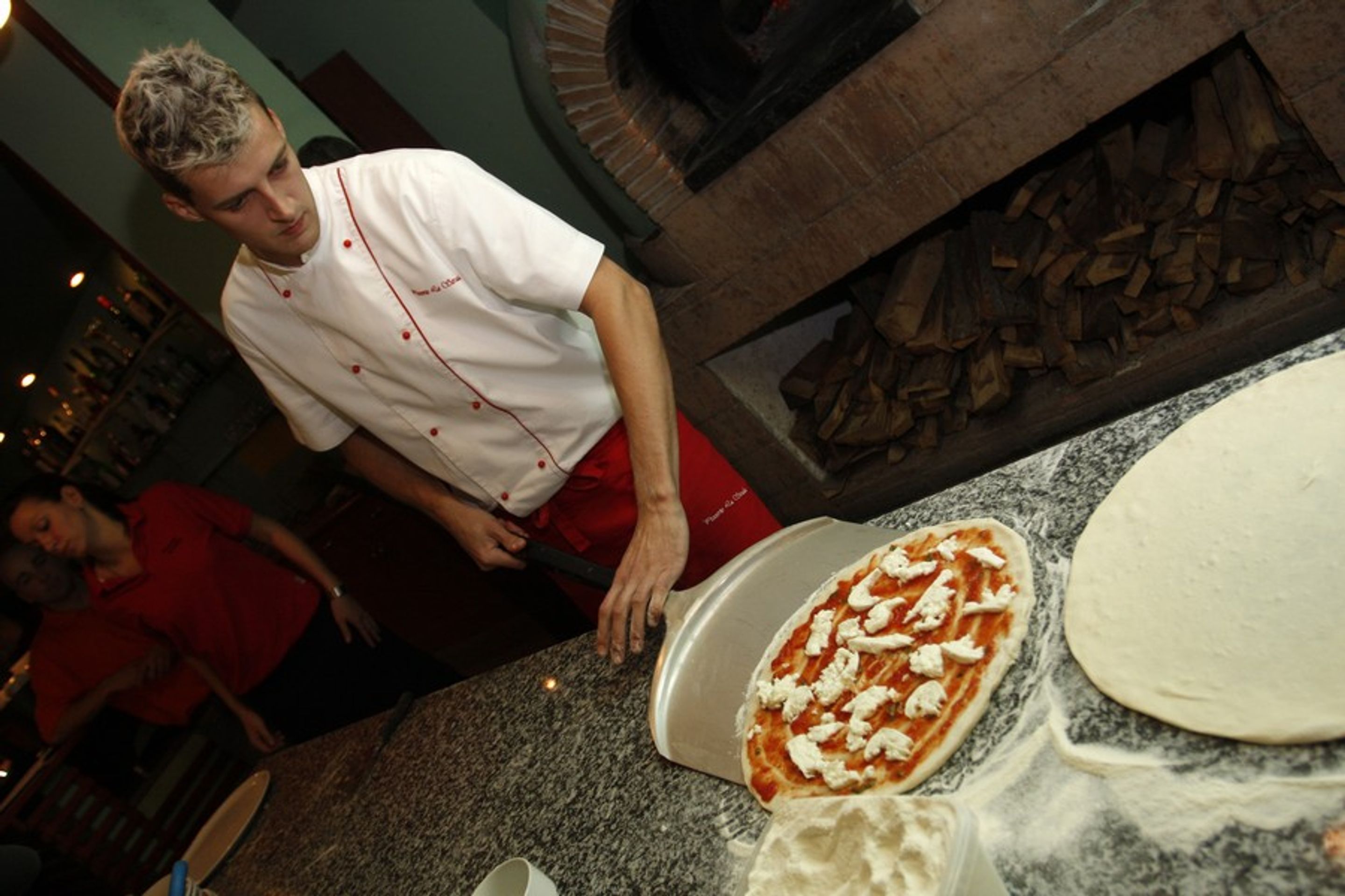V Praze se dnes soutěžilo v přípravě italské pizzy-13 - GALERIE: Pizza (8/18)