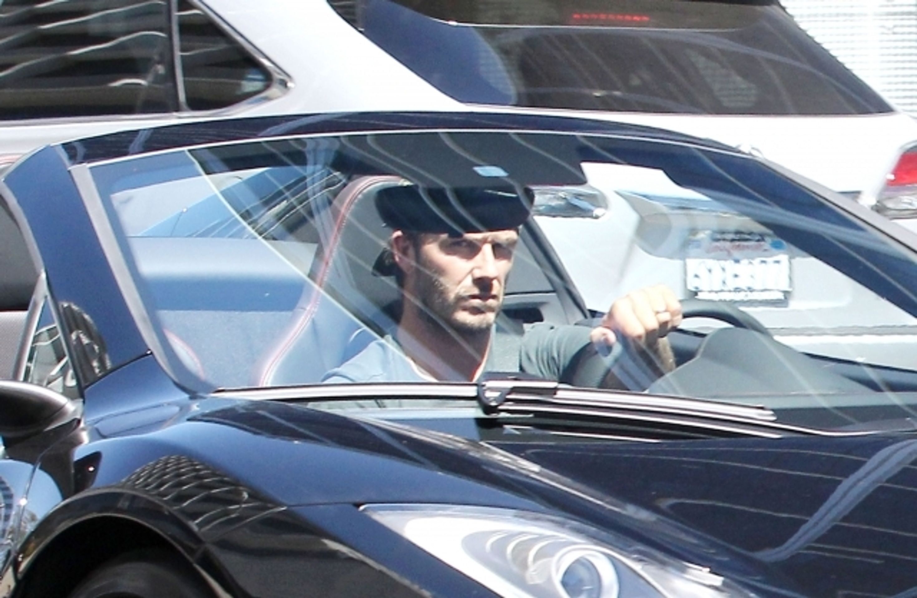 Beckham a jeho nové auto - 2 - GALERIE: Beckham a jeho nové auto (4/7)