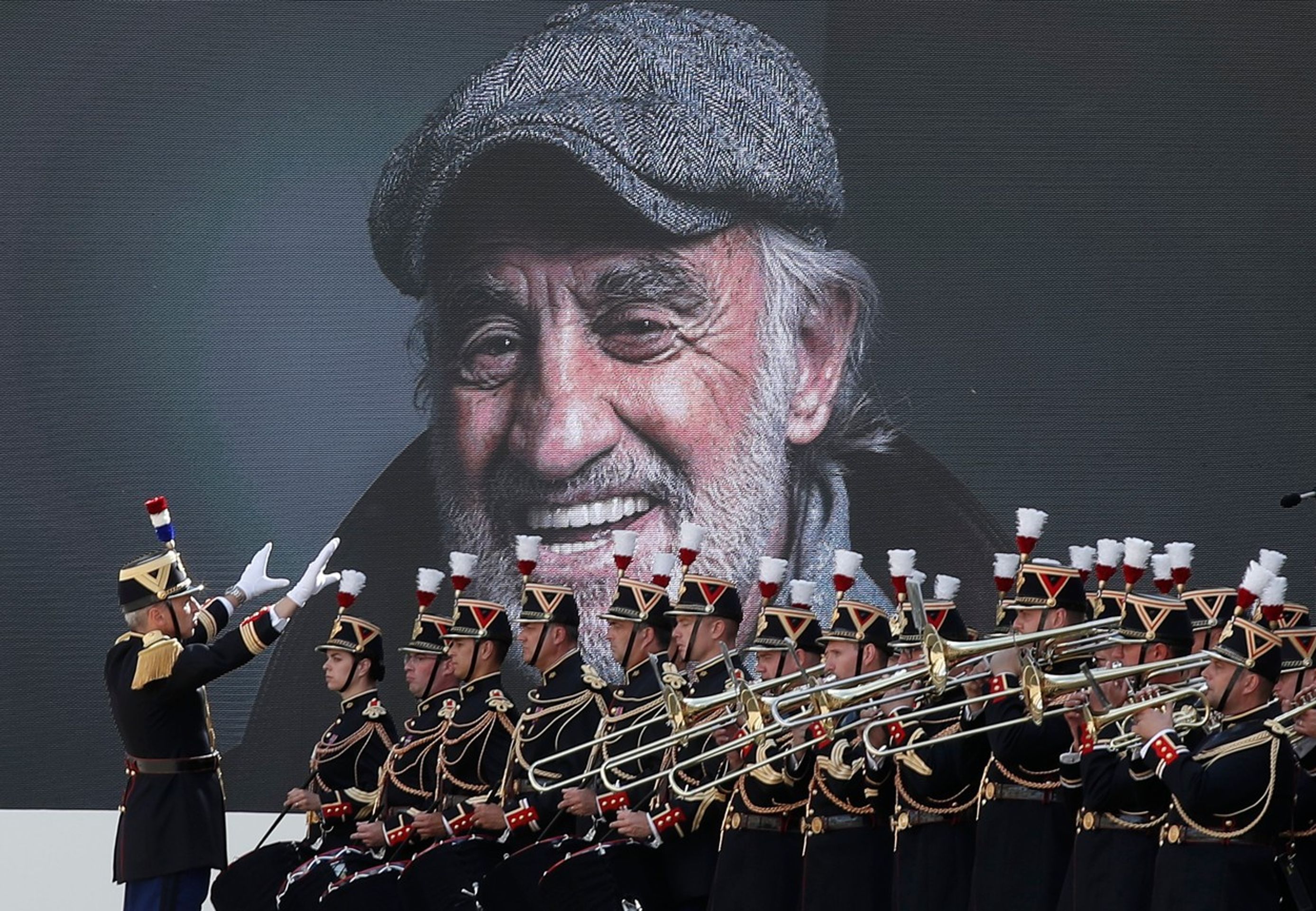 Francie se loučí s Jeanem-Paulem Belmondem - Francie se loučí s Jeanem-Paulem Belmondem (6/6)