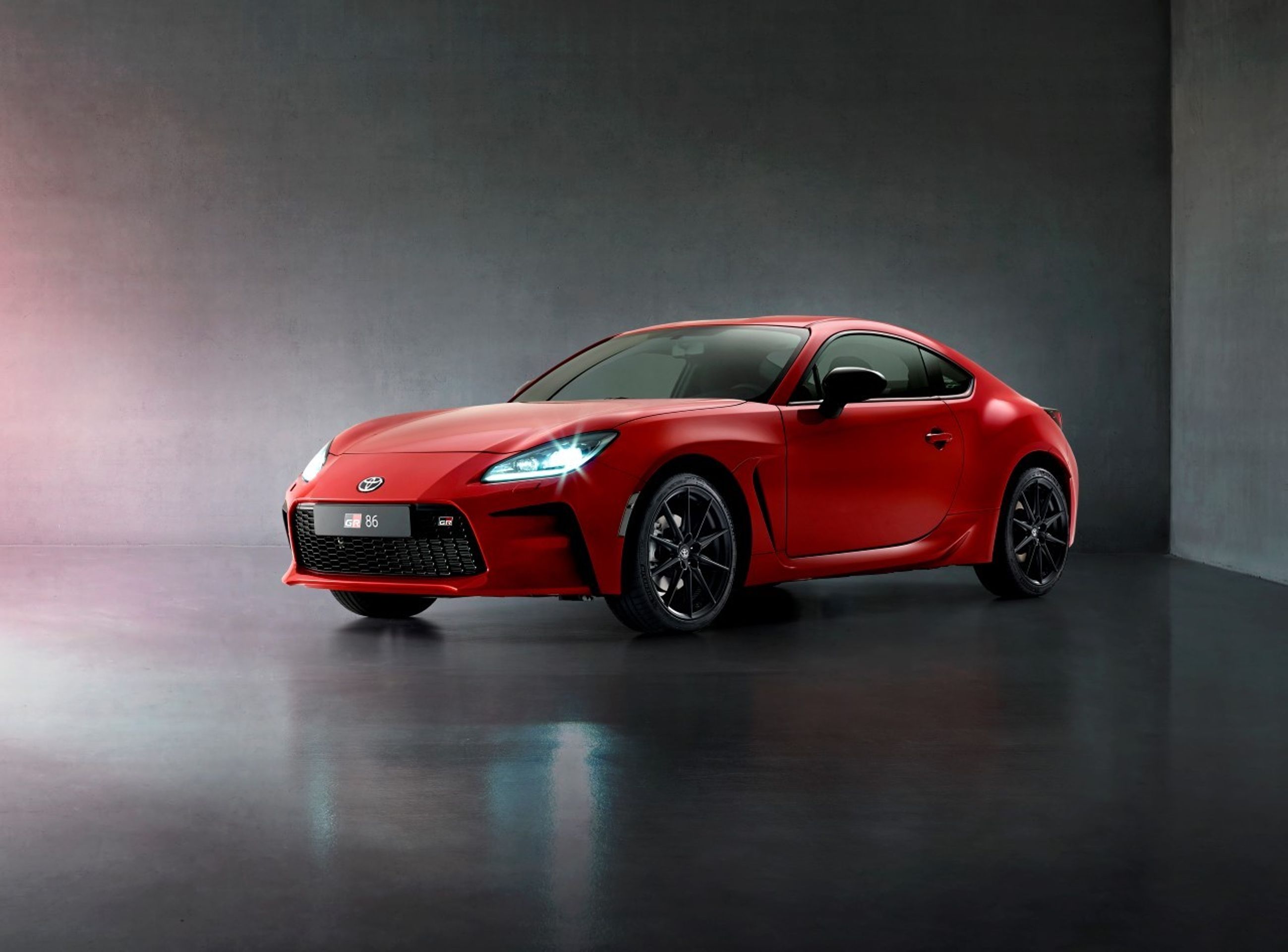 Toyota GR 86 - 15 - Fotogalerie: Lehoučké, zábavné a skvěle ovladatelné kupé Toyota GR 86 (1/9)