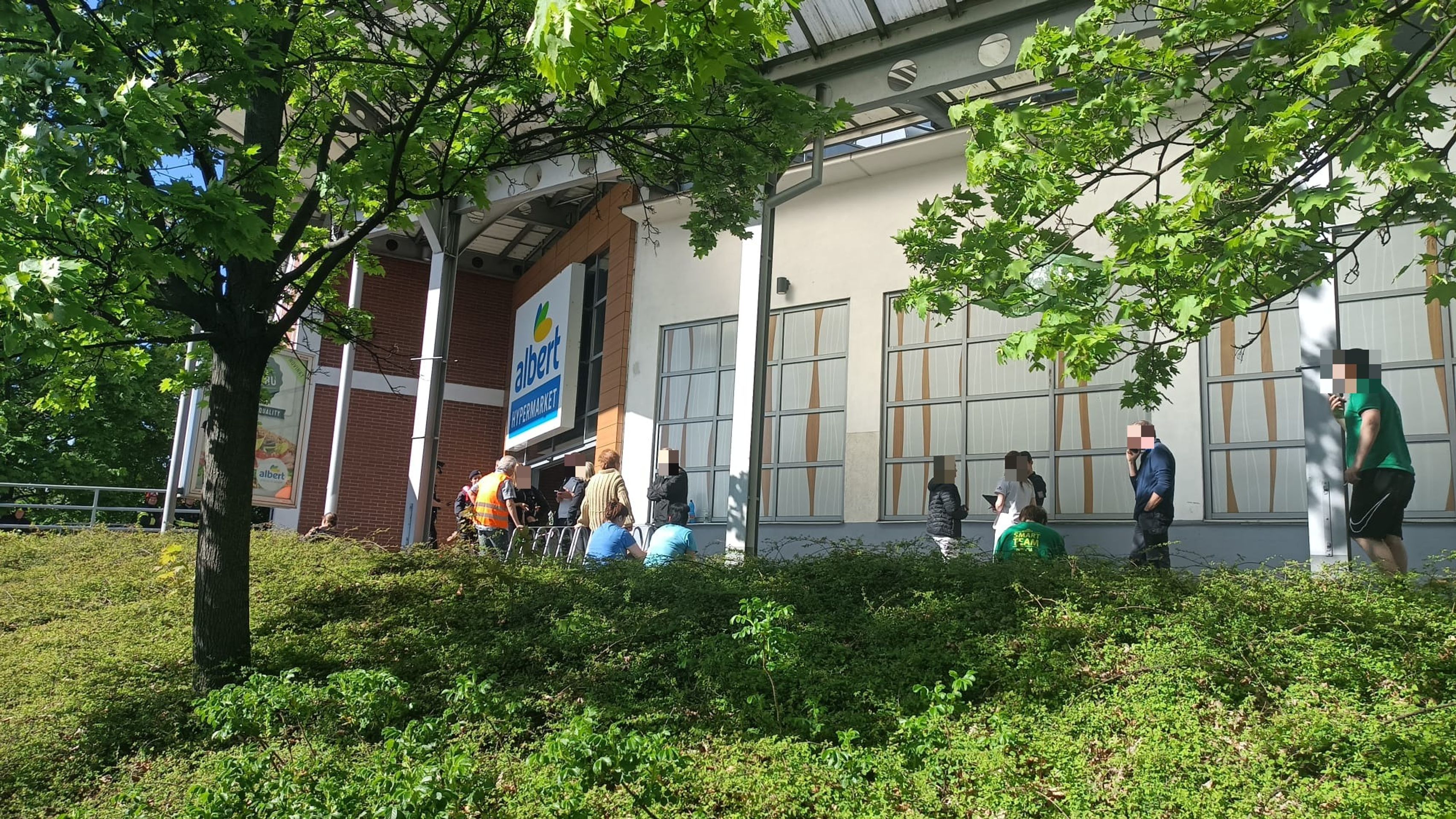 Evakuace obchodního centra ve Zlíně - Evakuace obchodního centra ve Zlíně (5/8)