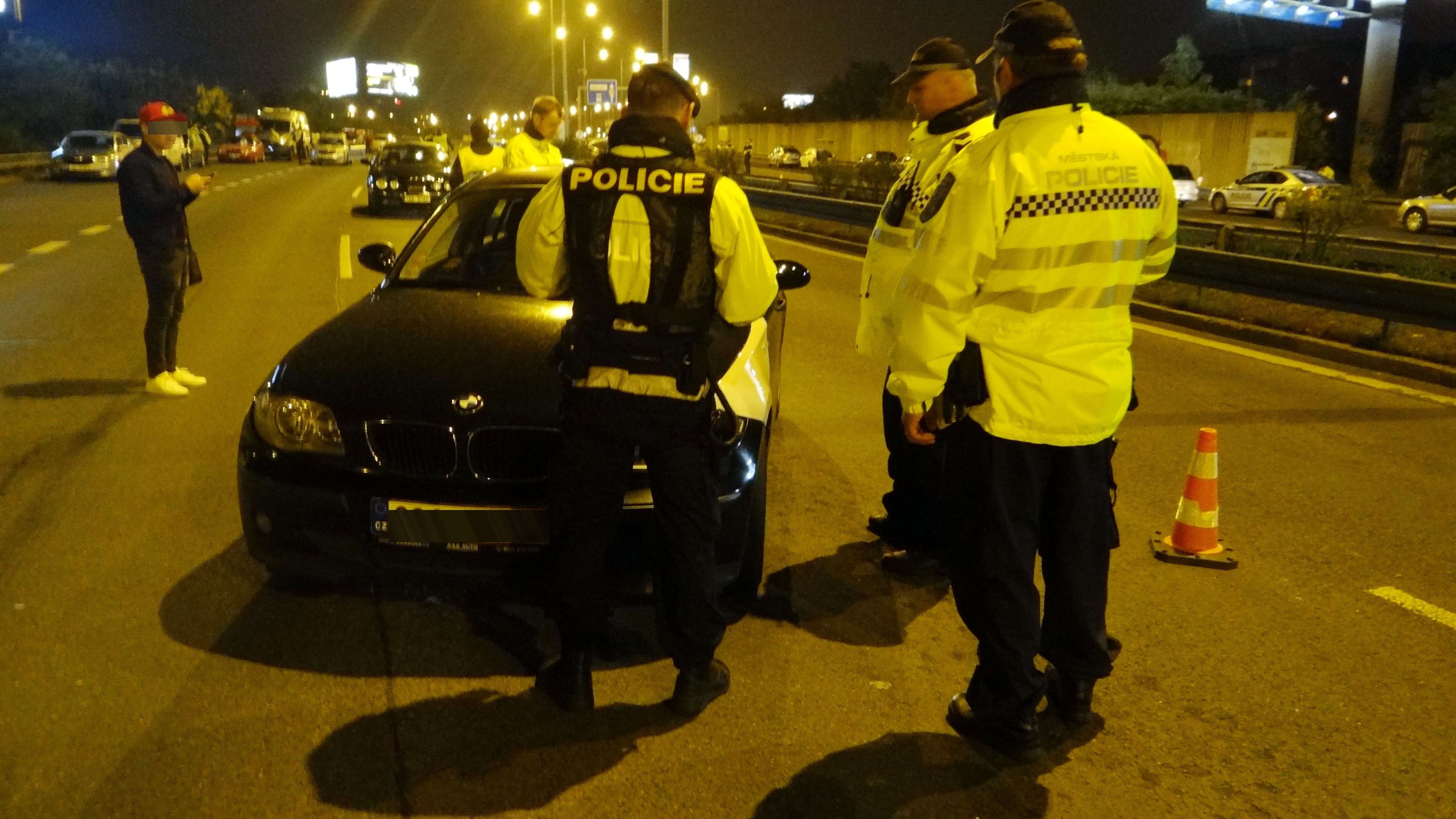 Při velké kontrolní akci přistihli policisté několik řidičů pod vlivem - GALERIE: Policejní kontrolní akce v Praze (5/5)
