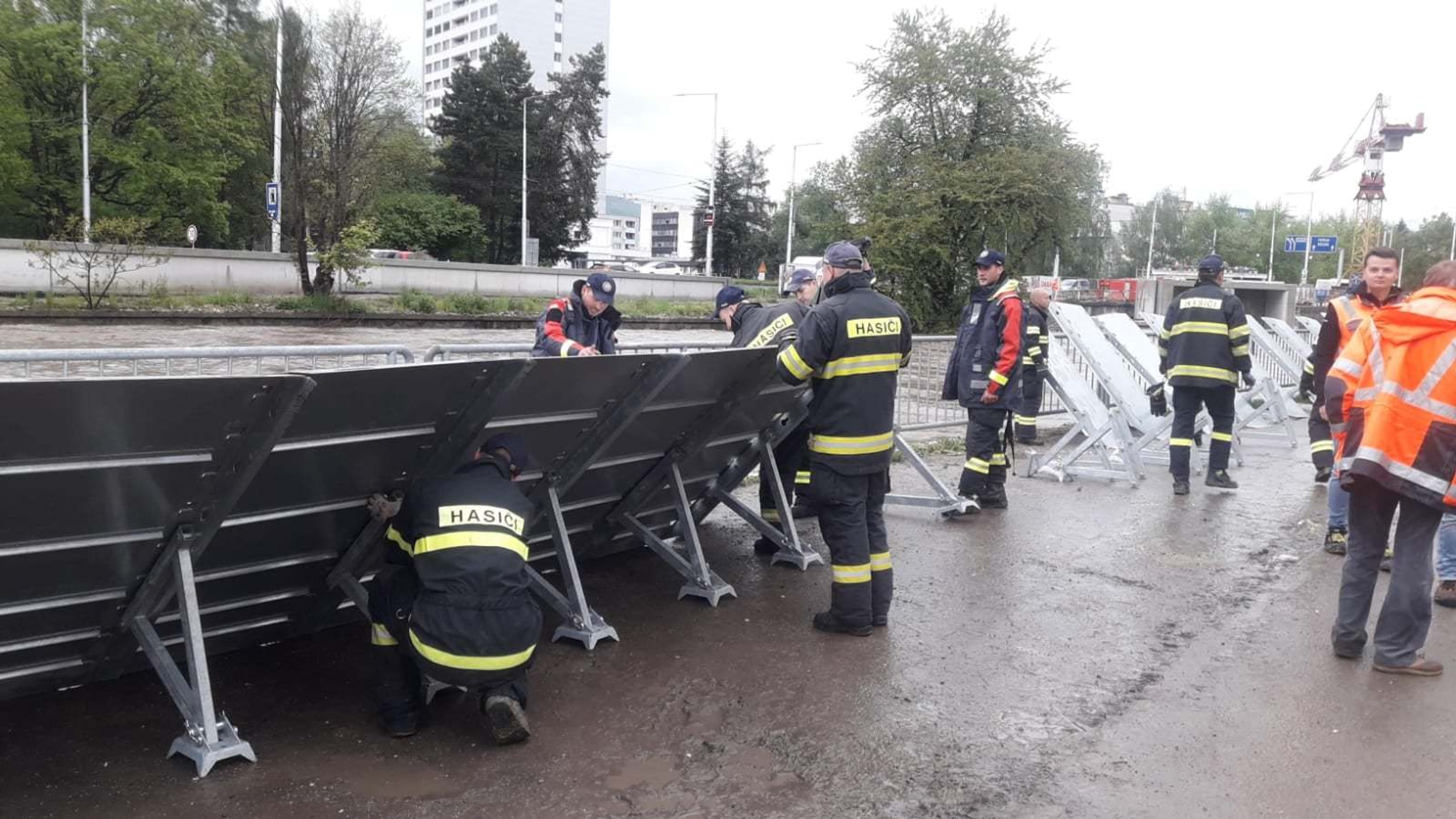 Povodně na Slovensku v Rudné nad Hronom - 10 - GALERIE: Povodně na Slovensku (10/26)